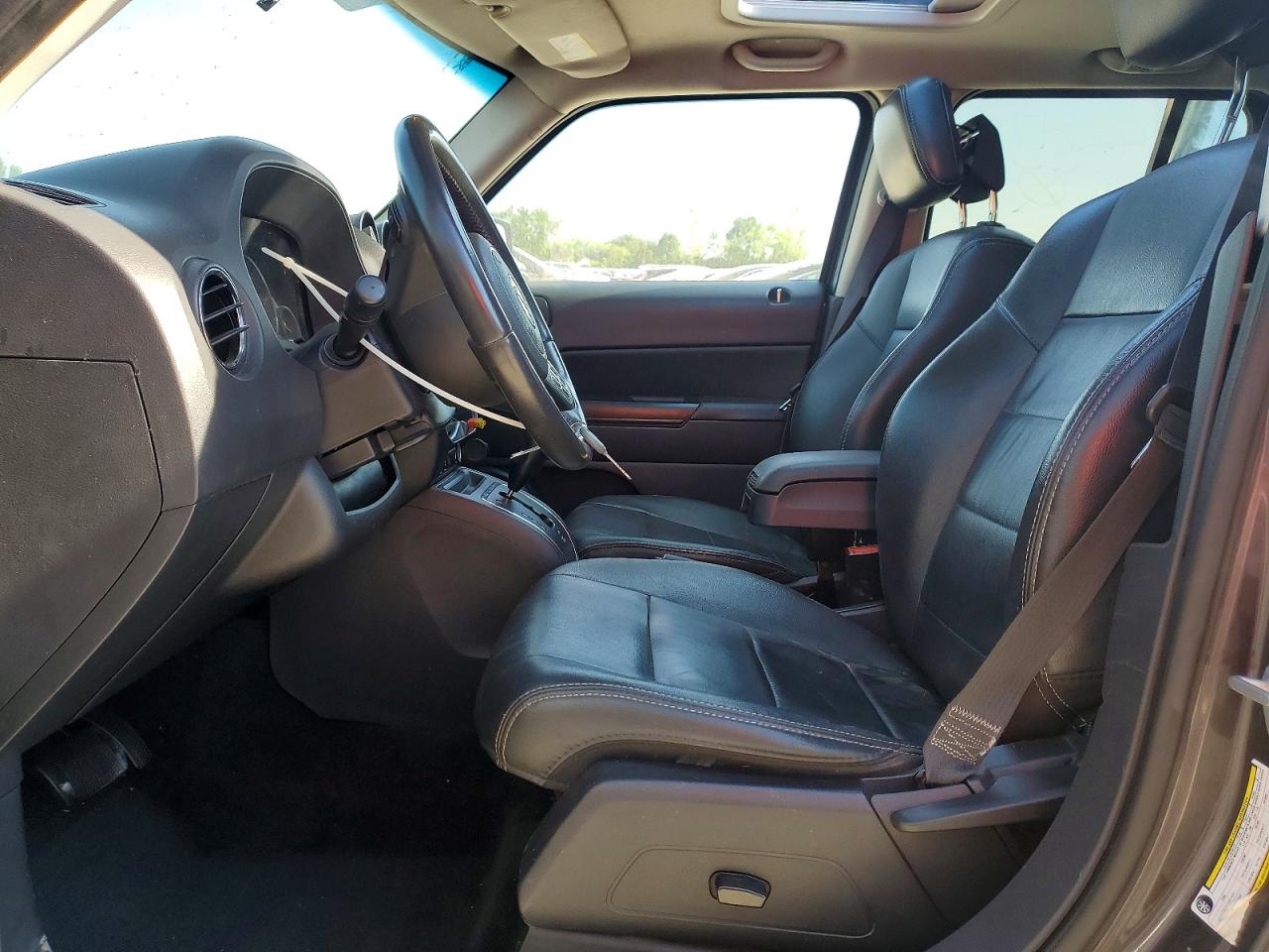 2015 Jeep Patriot Latitude Gray vin: 1C4NJPFA1FD430472