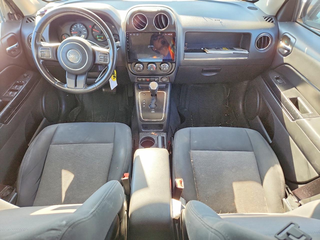 2012 Jeep Patriot Latitude Silver vin: 1C4NJPFA2CD639831