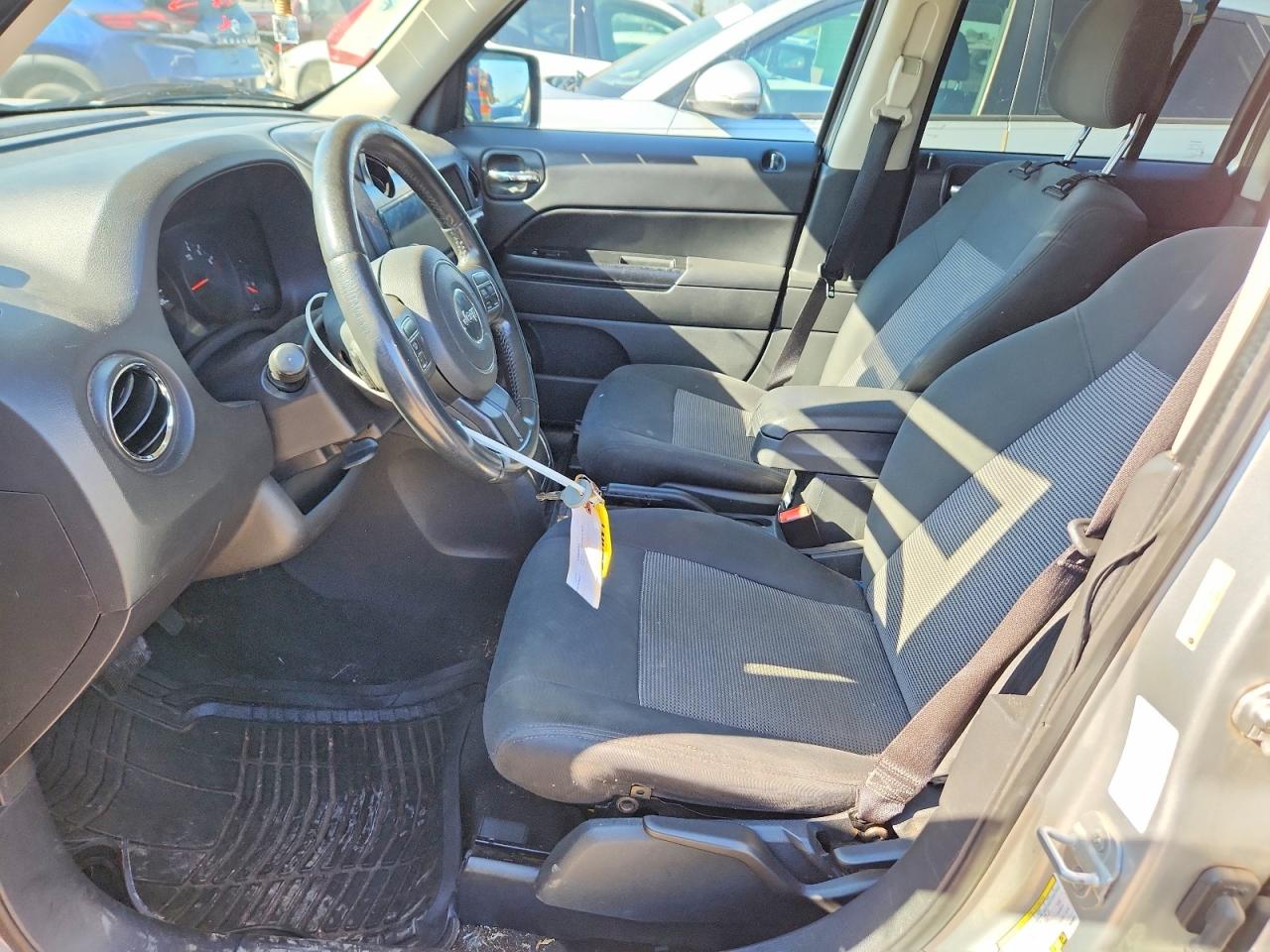 2012 Jeep Patriot Latitude Silver vin: 1C4NJPFA2CD639831