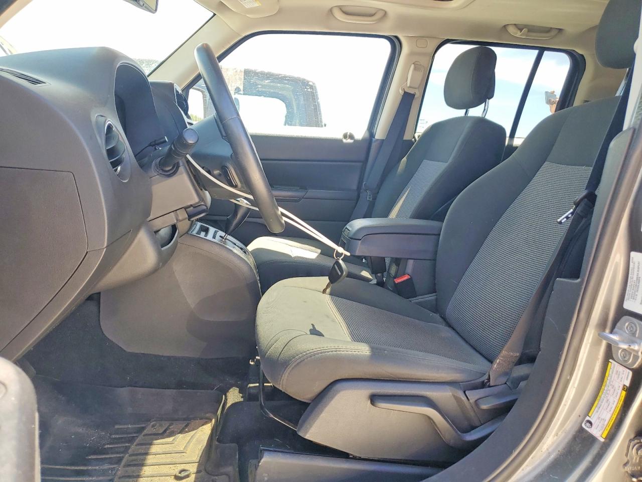 2012 Jeep Patriot Latitude Серый vin: 1C4NJPFA2CD690262