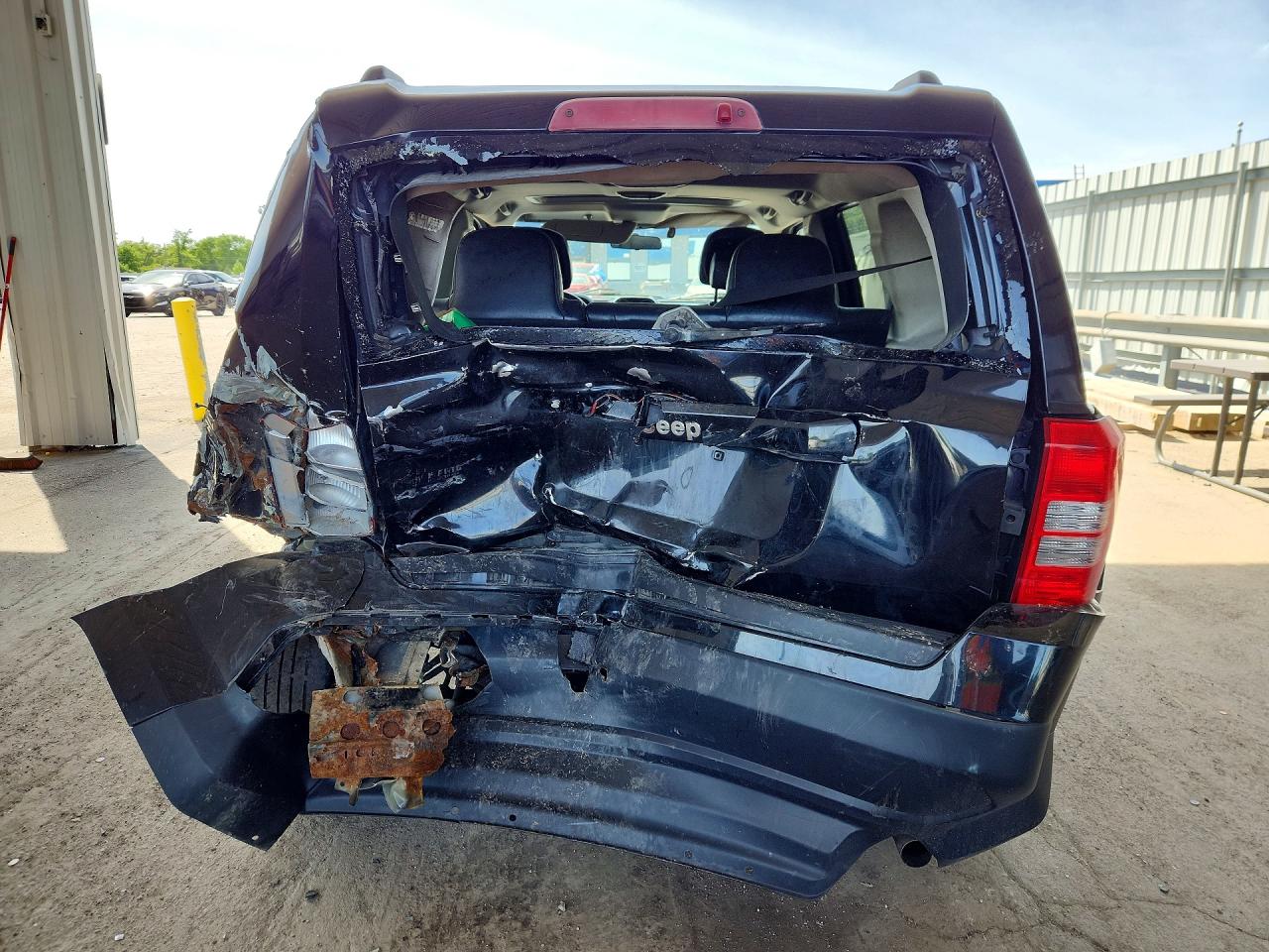 2015 Jeep Patriot Latitude Black vin: 1C4NJPFA2FD179302