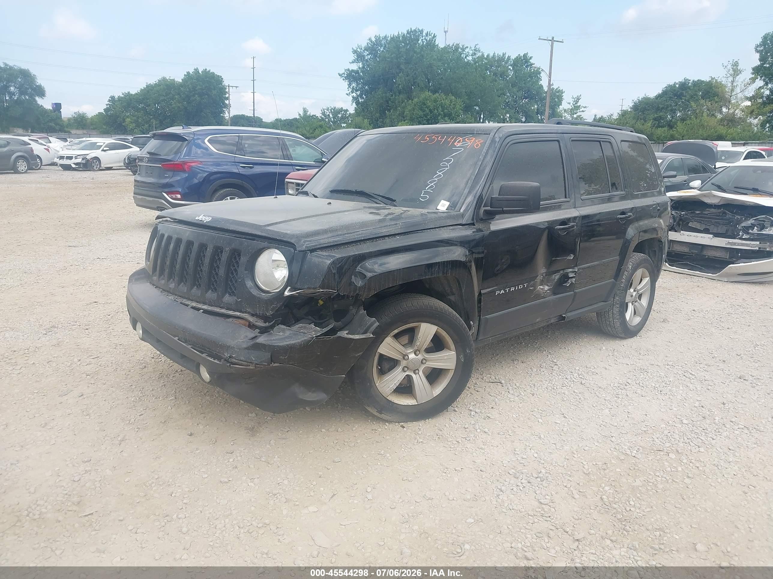 2012 Jeep Patriot Latitude Red vin: 1C4NJPFA3CD672885