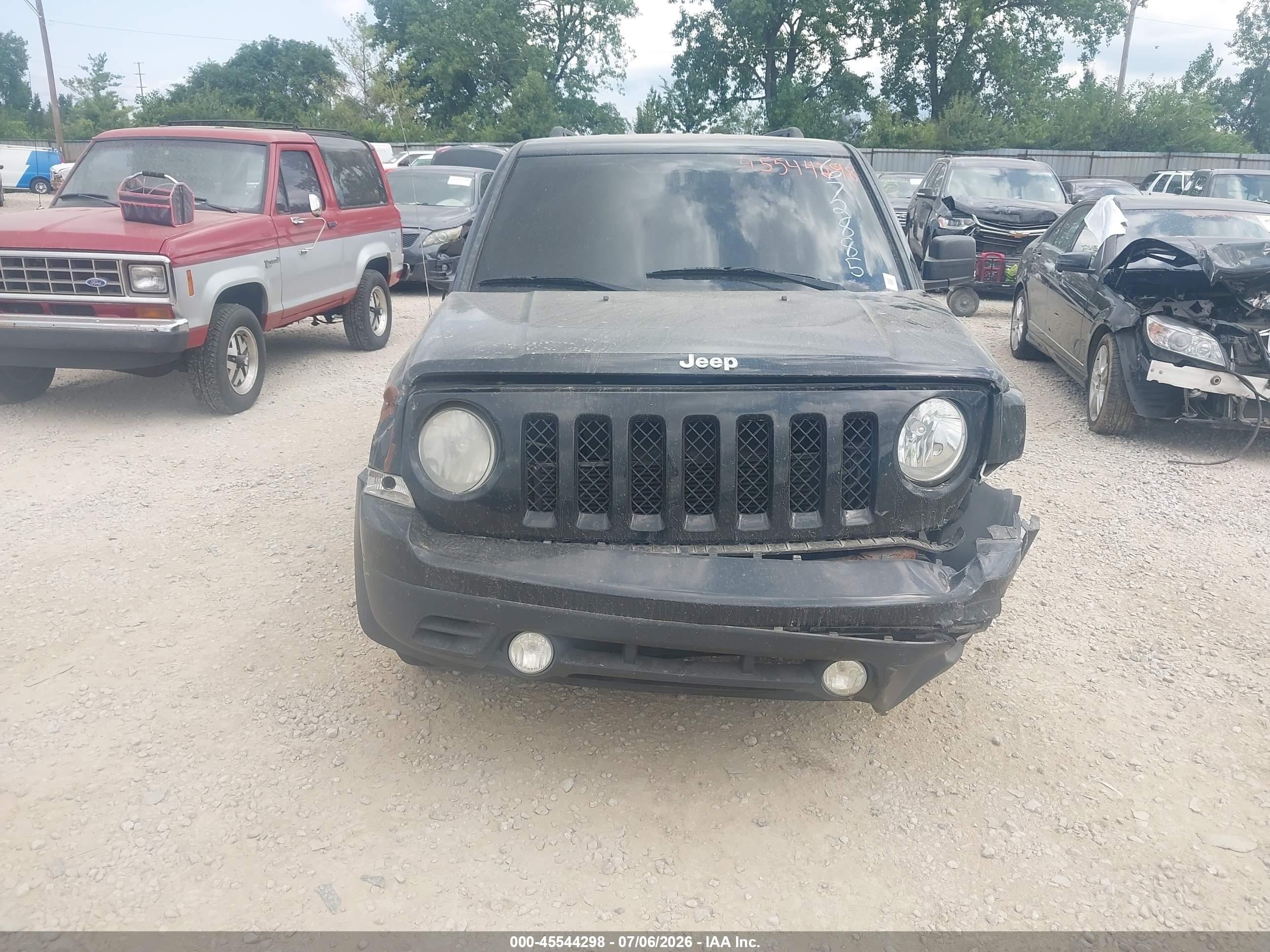 2012 Jeep Patriot Latitude Red vin: 1C4NJPFA3CD672885