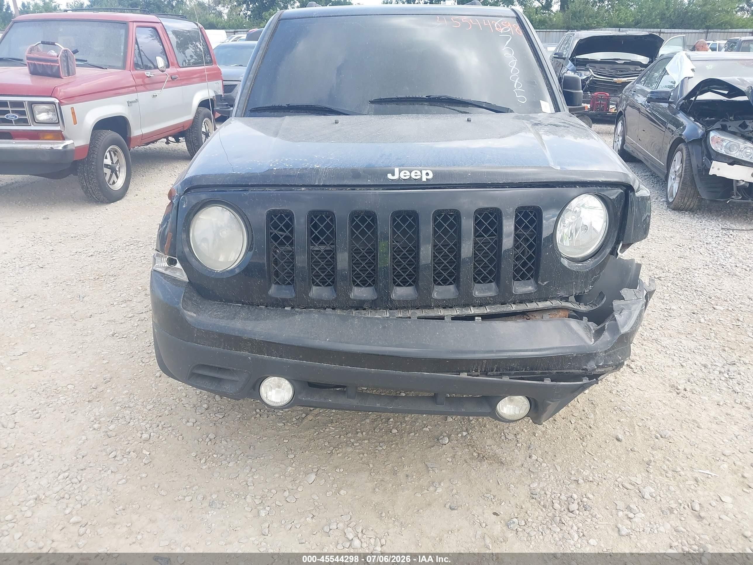 2012 Jeep Patriot Latitude Red vin: 1C4NJPFA3CD672885