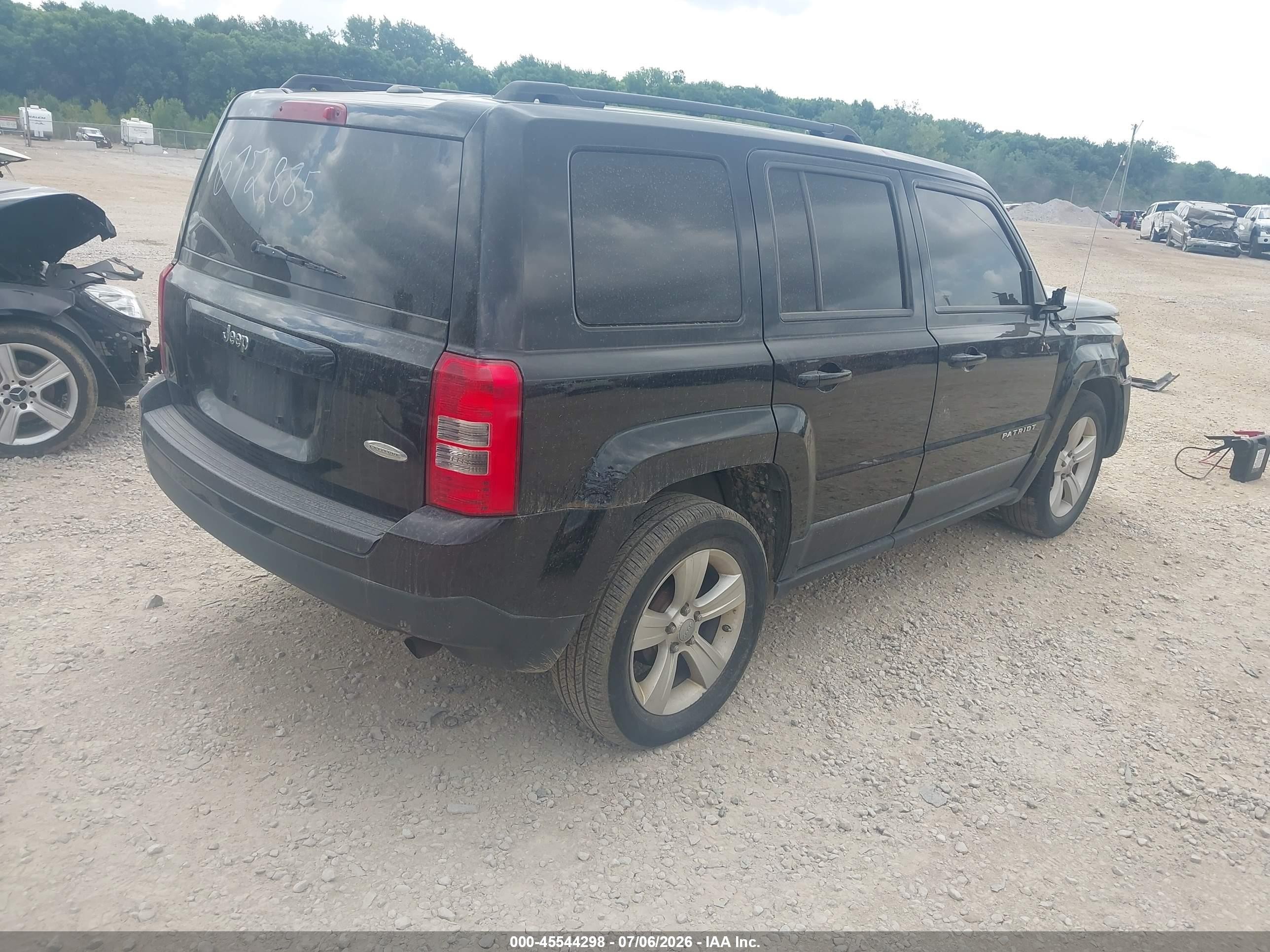 2012 Jeep Patriot Latitude Red vin: 1C4NJPFA3CD672885