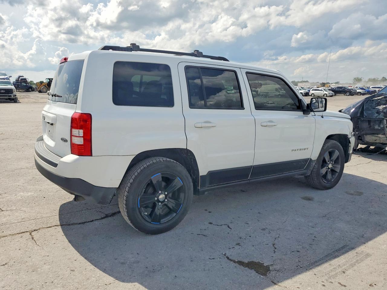 2014 Jeep Patriot Latitude White vin: 1C4NJPFA3ED679936