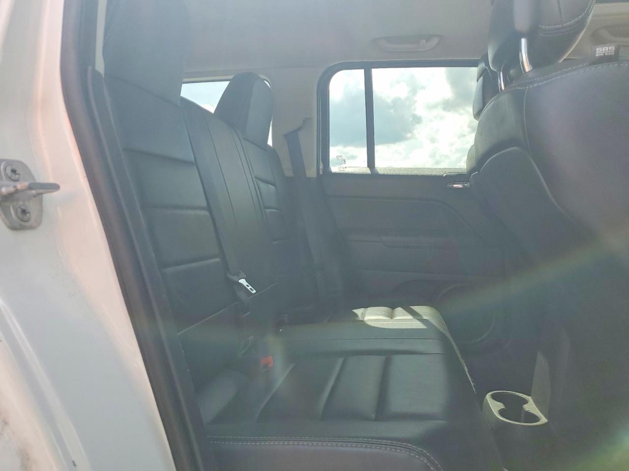 2014 Jeep Patriot Latitude White vin: 1C4NJPFA3ED679936