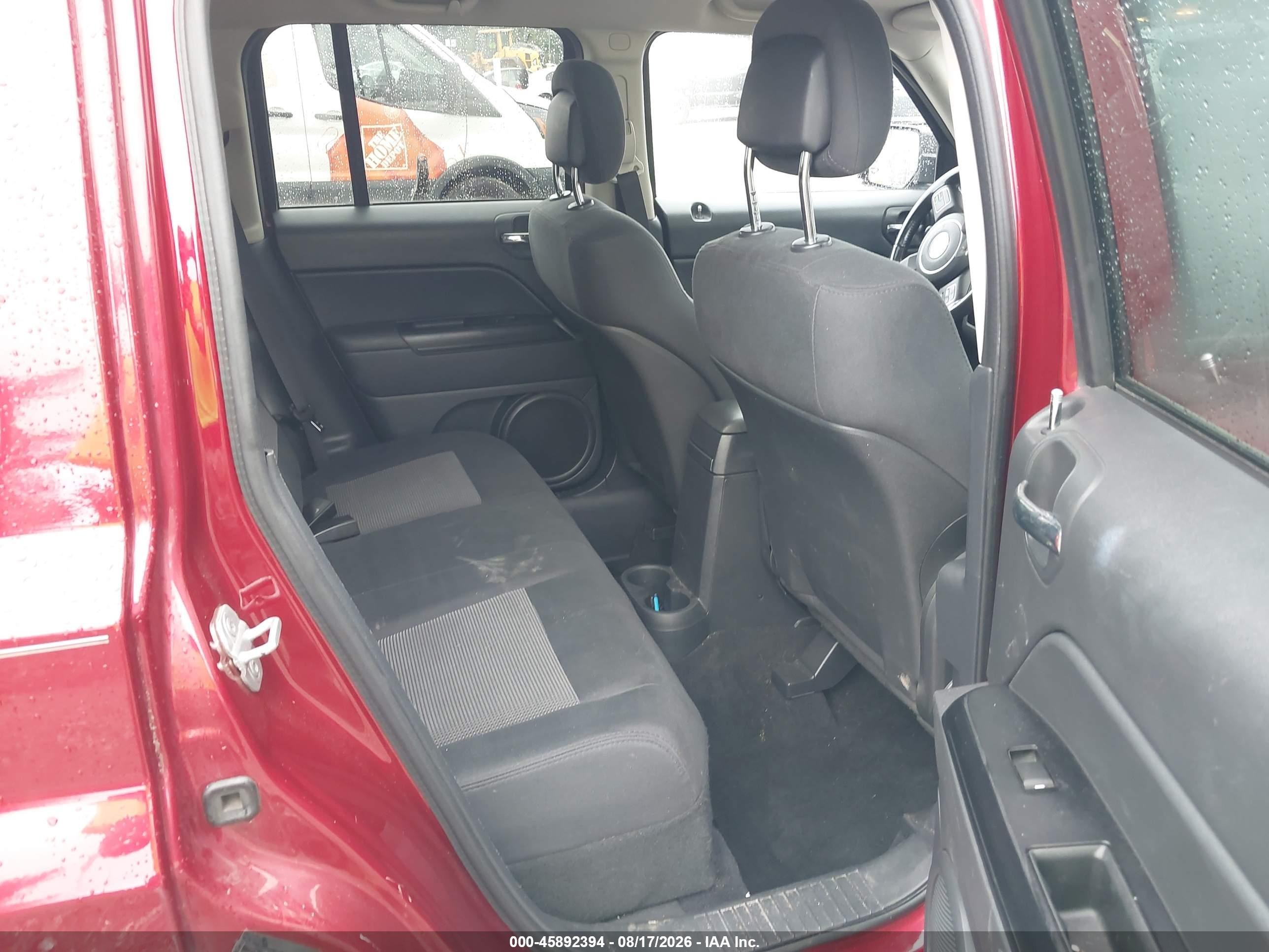 2012 Jeep Patriot Latitude Red vin: 1C4NJPFA4CD557096