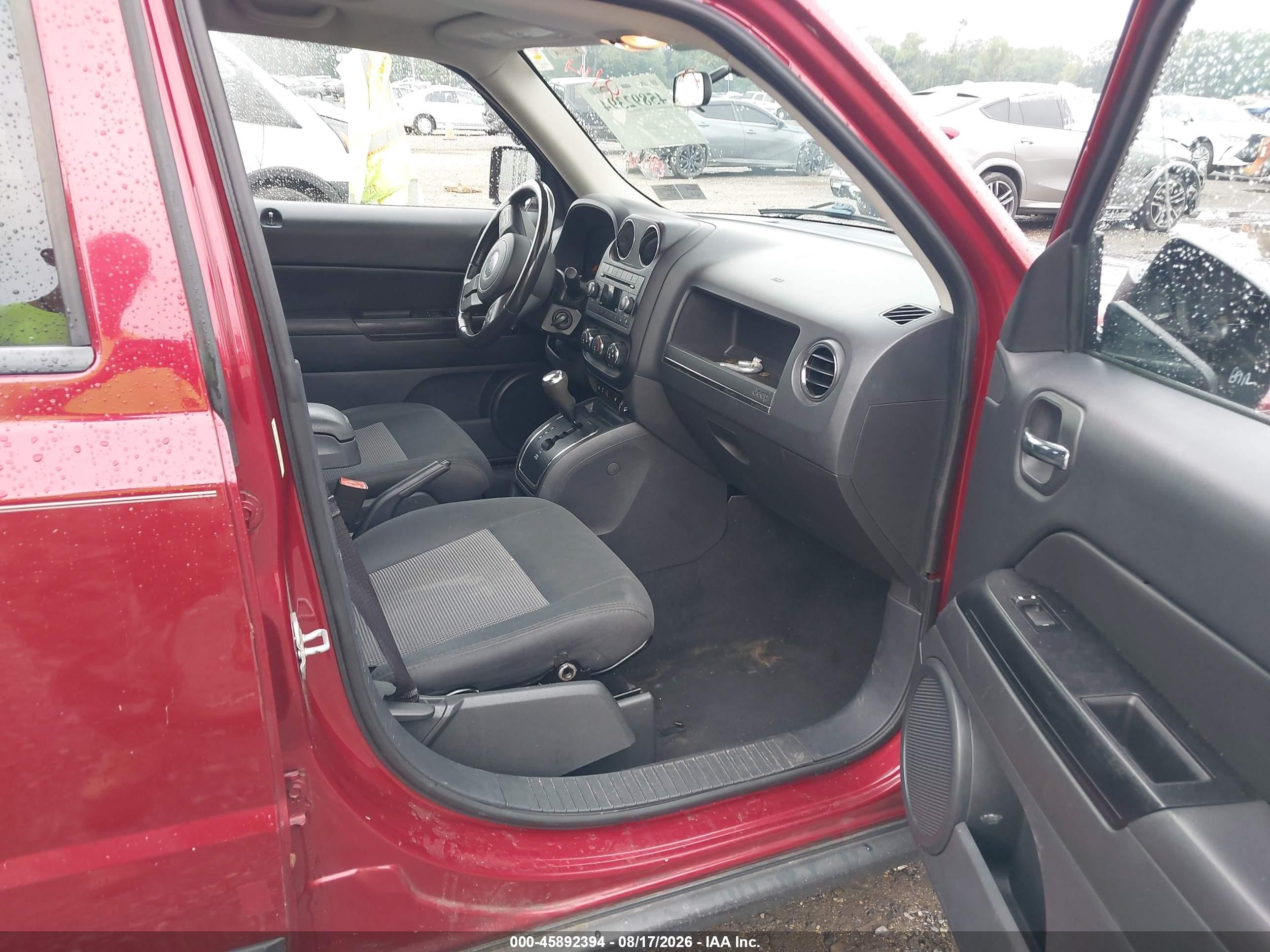 2012 Jeep Patriot Latitude Red vin: 1C4NJPFA4CD557096
