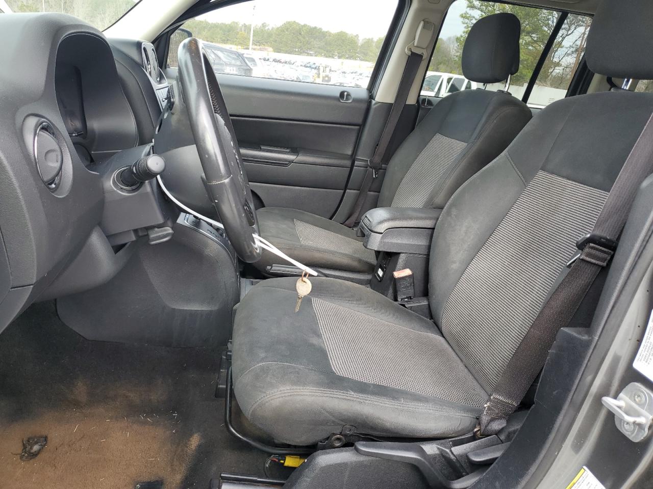 2014 Jeep Patriot Latitude Серебряный vin: 1C4NJPFA4ED619678