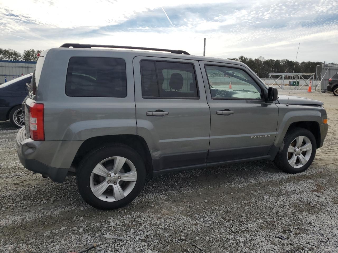 2014 Jeep Patriot Latitude Серебряный vin: 1C4NJPFA4ED619678