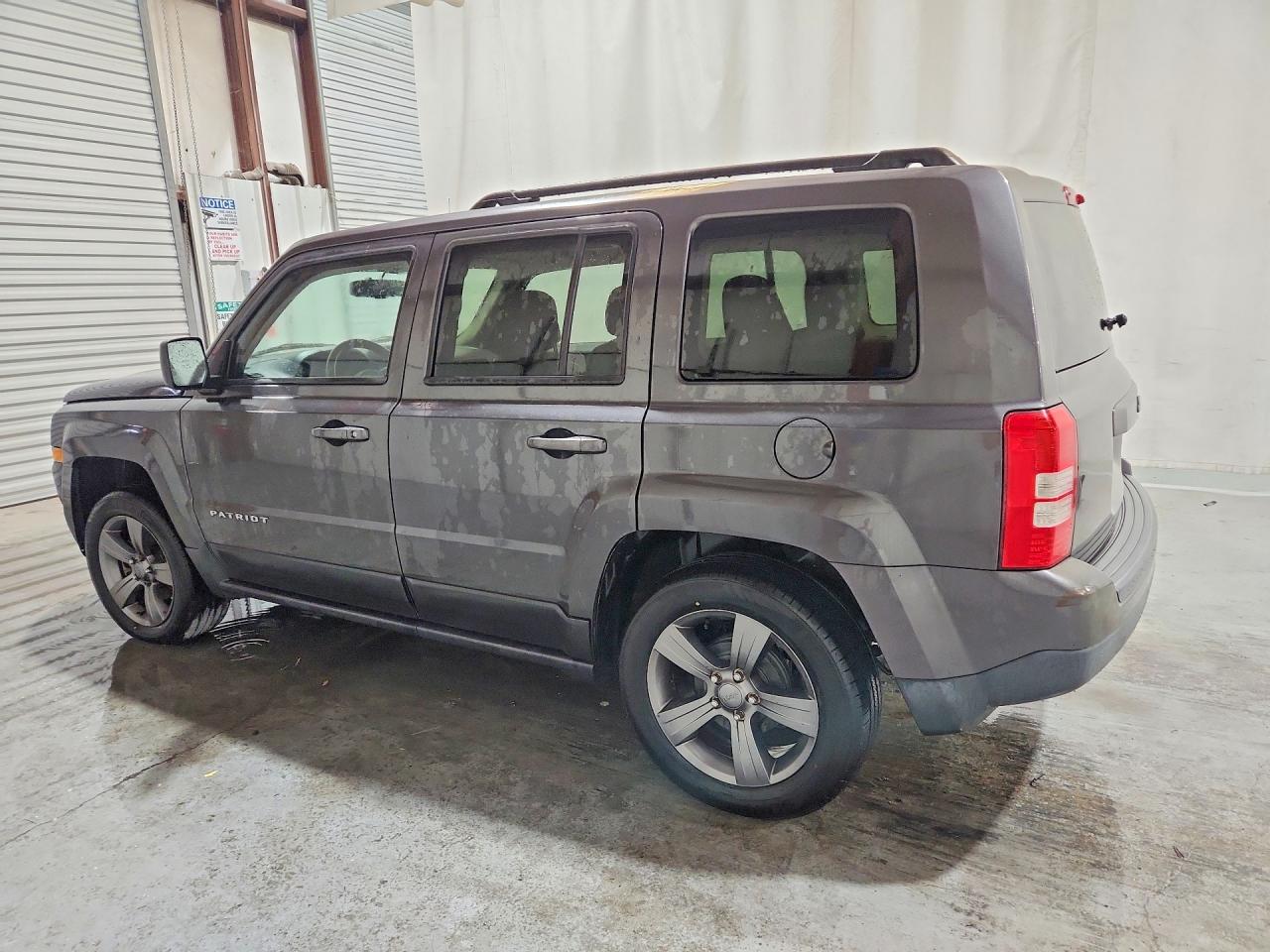 2015 Jeep Patriot Latitude Gray vin: 1C4NJPFA4FD220206