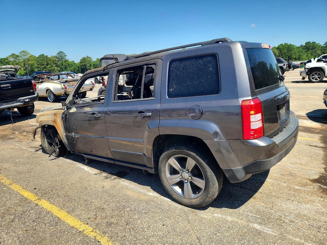 2015 Jeep Patriot Latitude Gray vin: 1C4NJPFA4FD358893