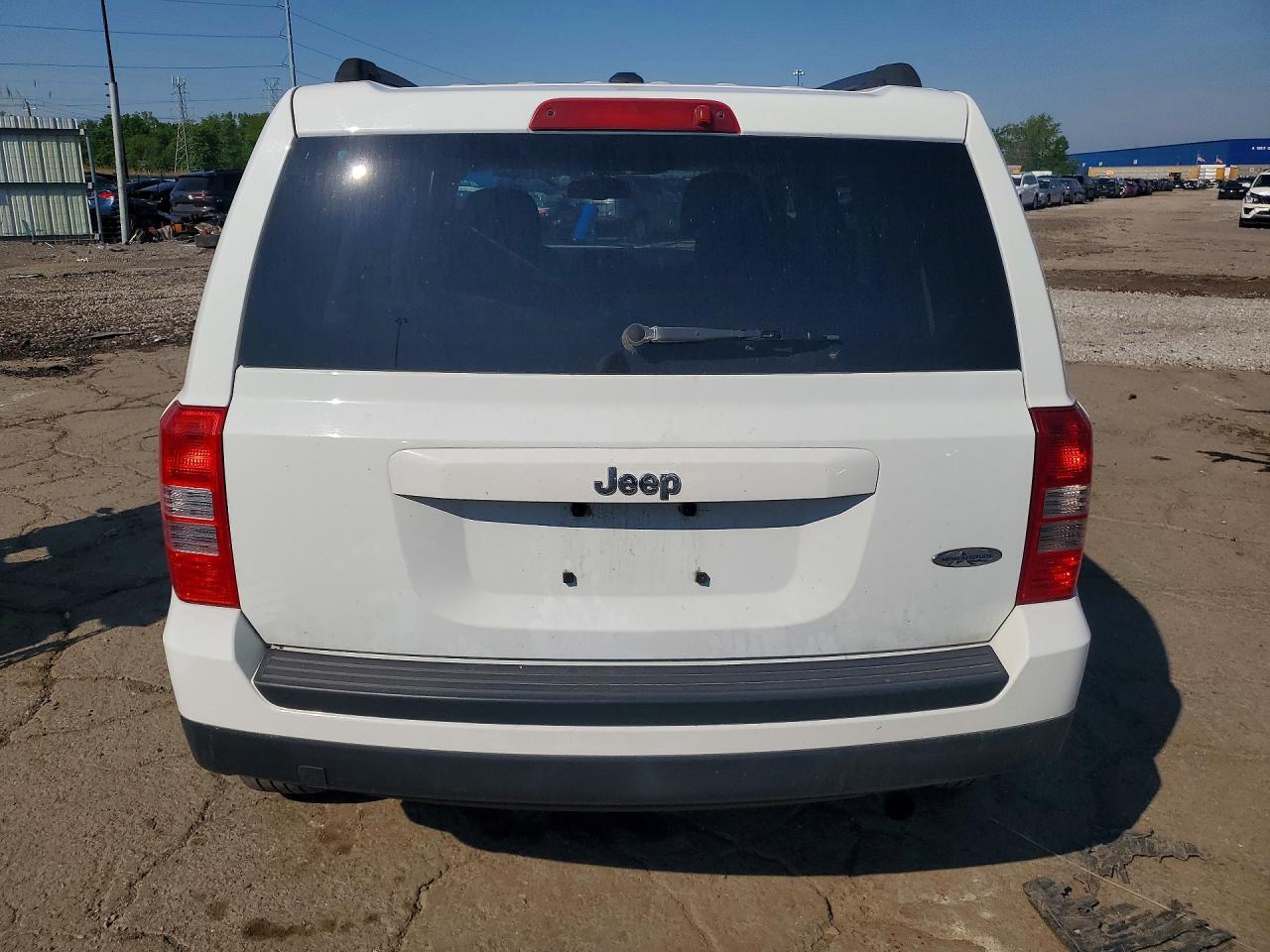 2015 Jeep Patriot Latitude White vin: 1C4NJPFA4FD429638