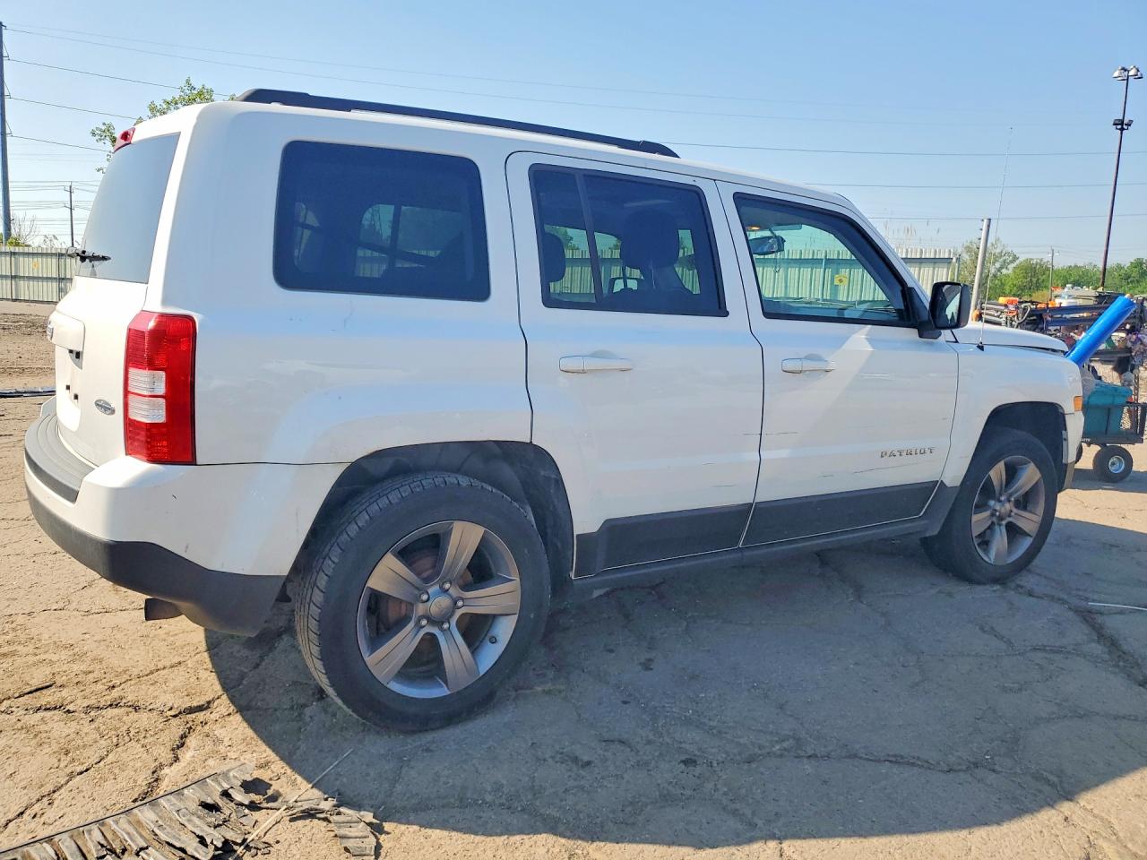 2015 Jeep Patriot Latitude White vin: 1C4NJPFA4FD429638