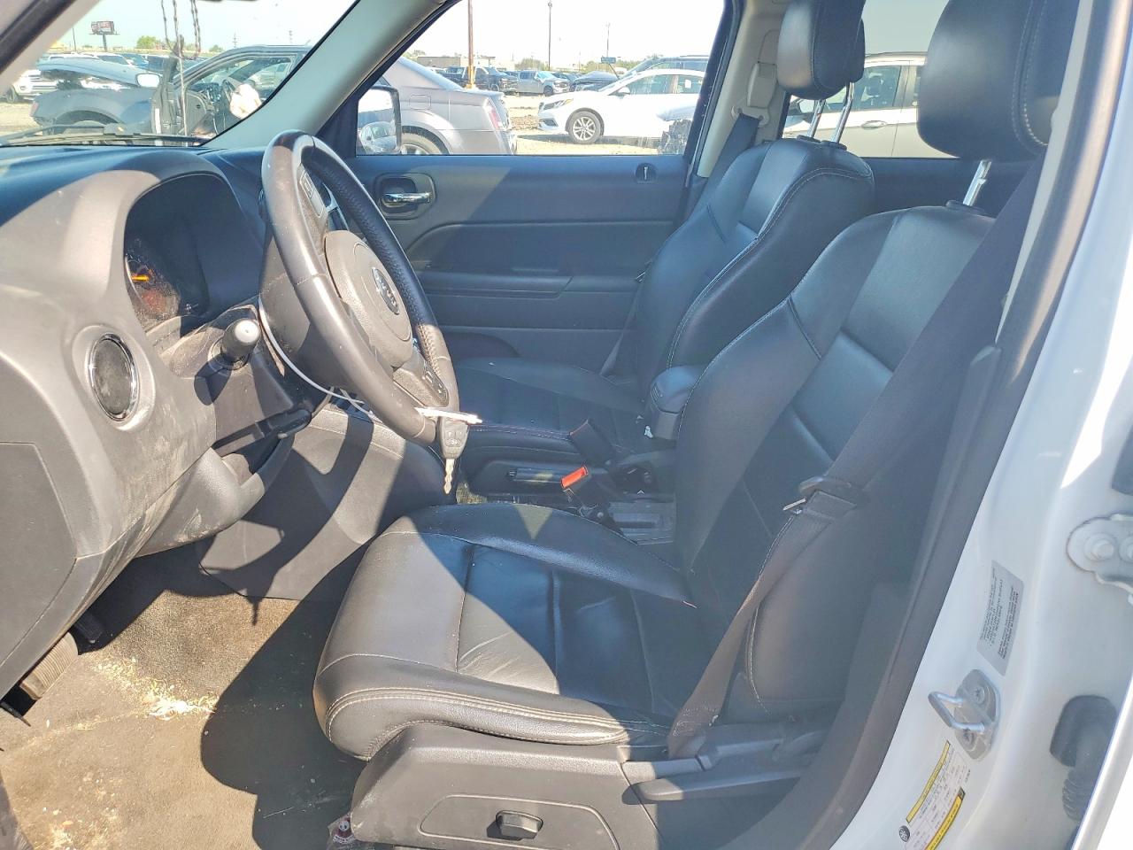 2015 Jeep Patriot Latitude White vin: 1C4NJPFA4FD429638