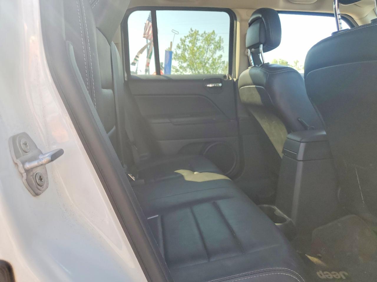 2015 Jeep Patriot Latitude White vin: 1C4NJPFA4FD429638