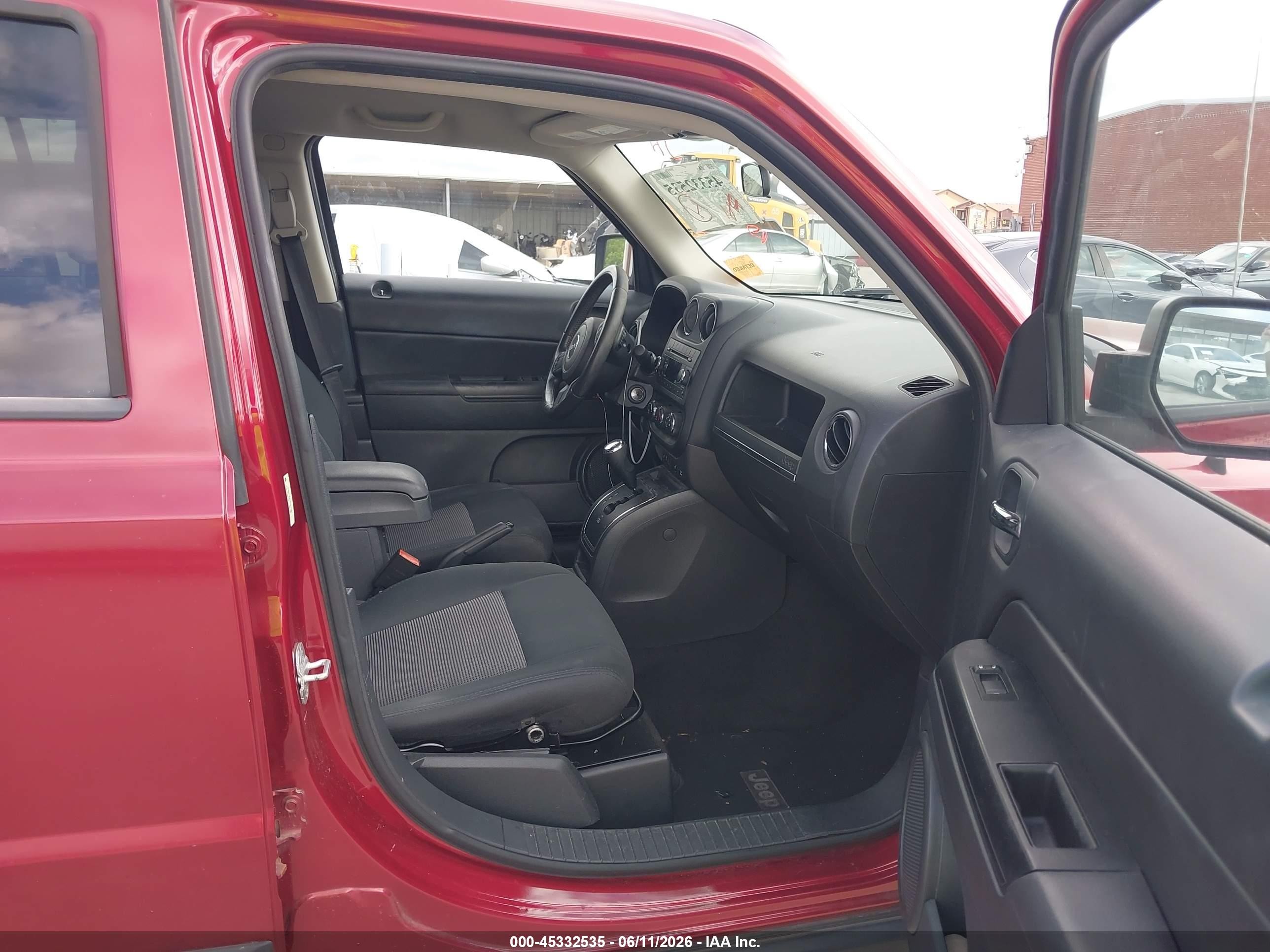 2012 Jeep Patriot Latitude Red vin: 1C4NJPFA5CD696587