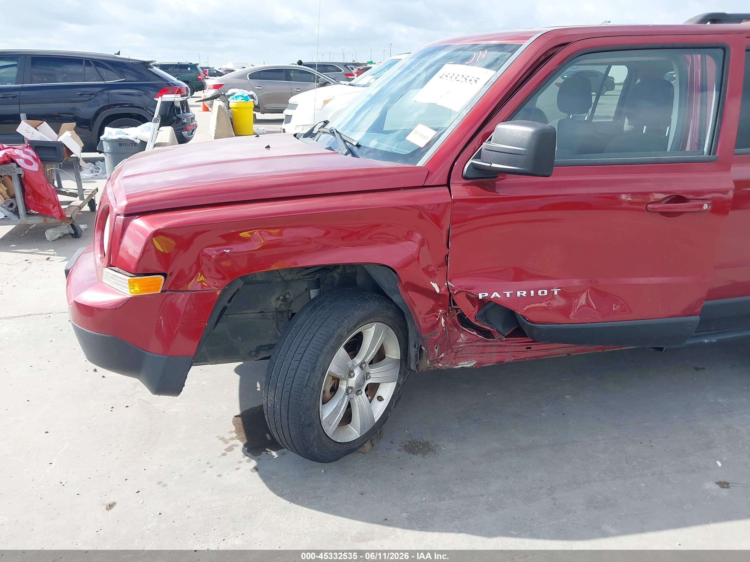 2012 Jeep Patriot Latitude Red vin: 1C4NJPFA5CD696587