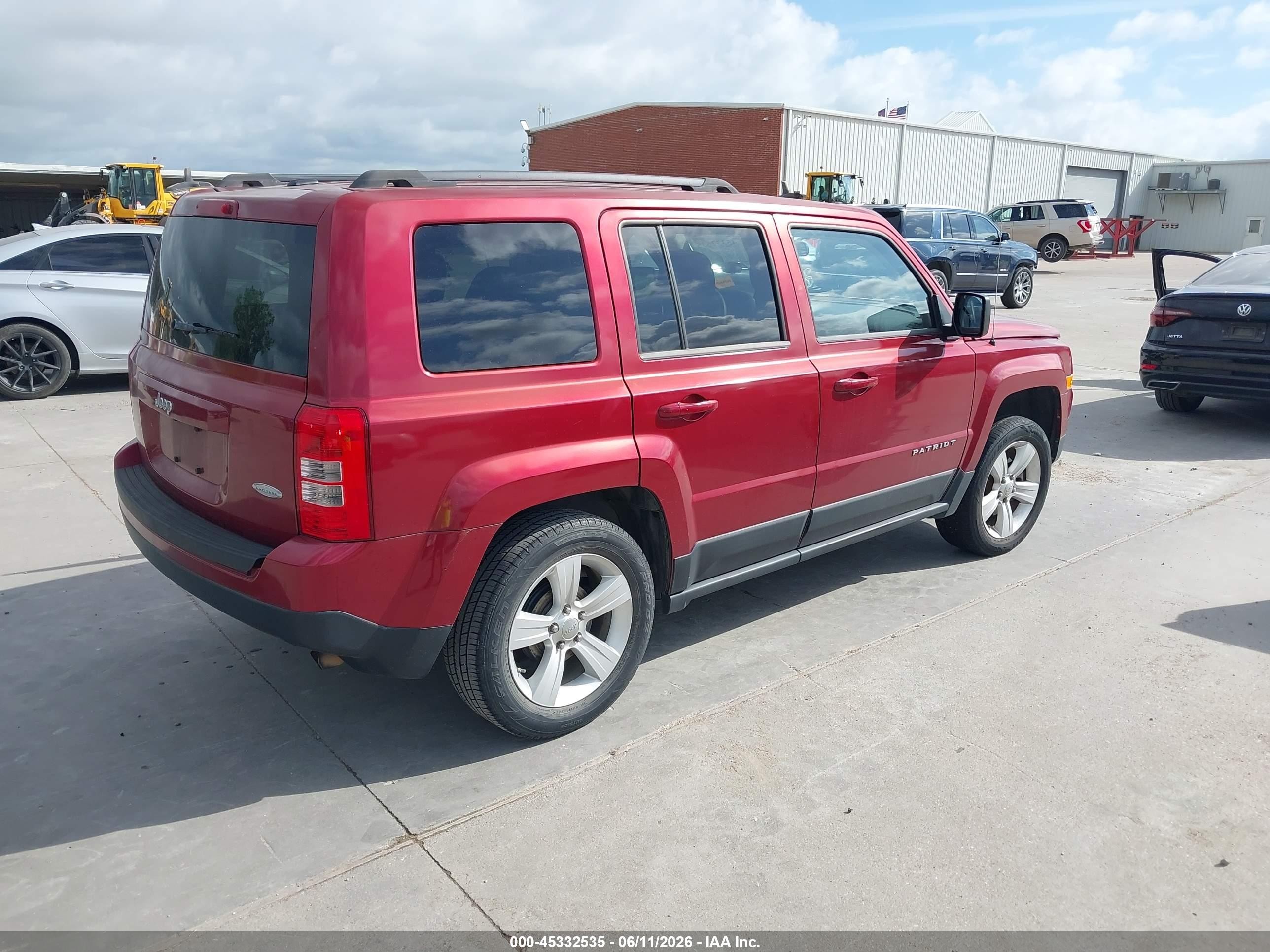 2012 Jeep Patriot Latitude Red vin: 1C4NJPFA5CD696587