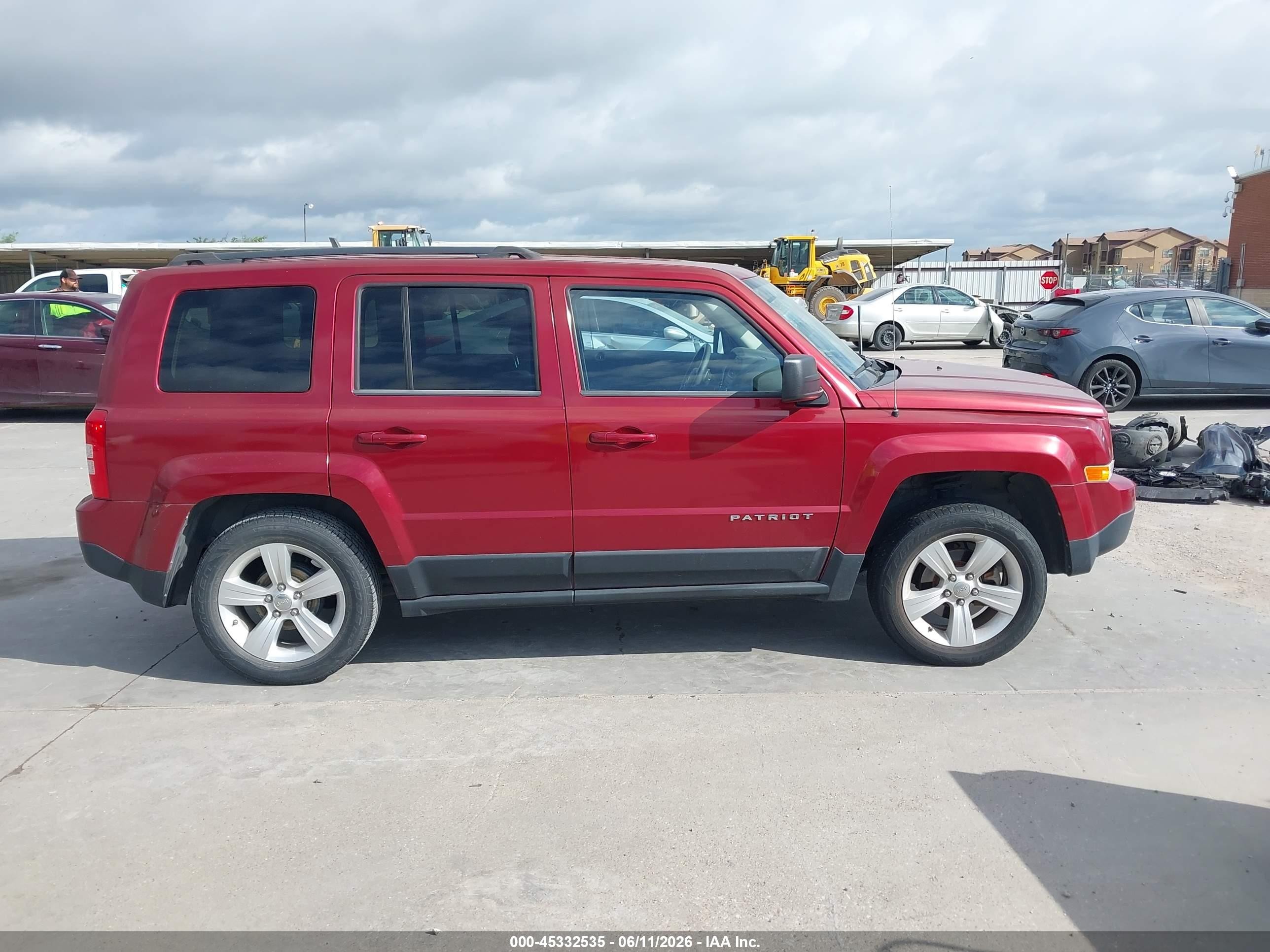 2012 Jeep Patriot Latitude Red vin: 1C4NJPFA5CD696587