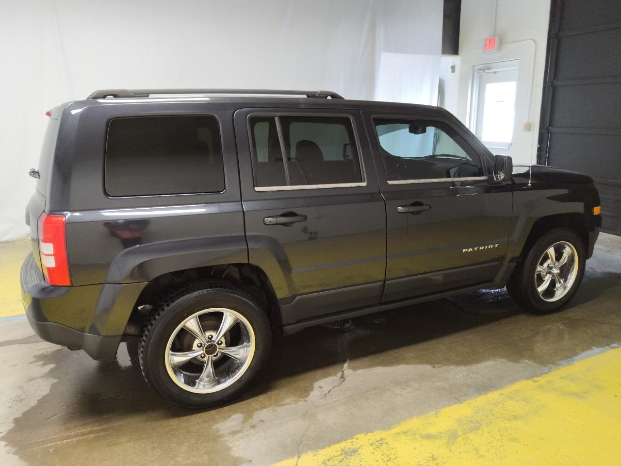2014 Jeep Patriot Latitude Gray vin: 1C4NJPFA6ED522384 Damage: Right Rear Door, Dent(S) W/ Paint Dmg, 1/8 To 1/2 Inch