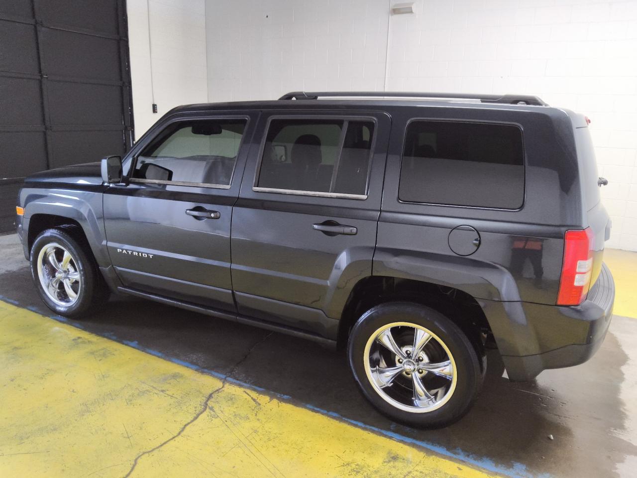 2014 Jeep Patriot Latitude Gray vin: 1C4NJPFA6ED522384 Damage: Left Qtr Panel, Dent(S) W/ Paint Dmg, 1/2 To 1 Inch