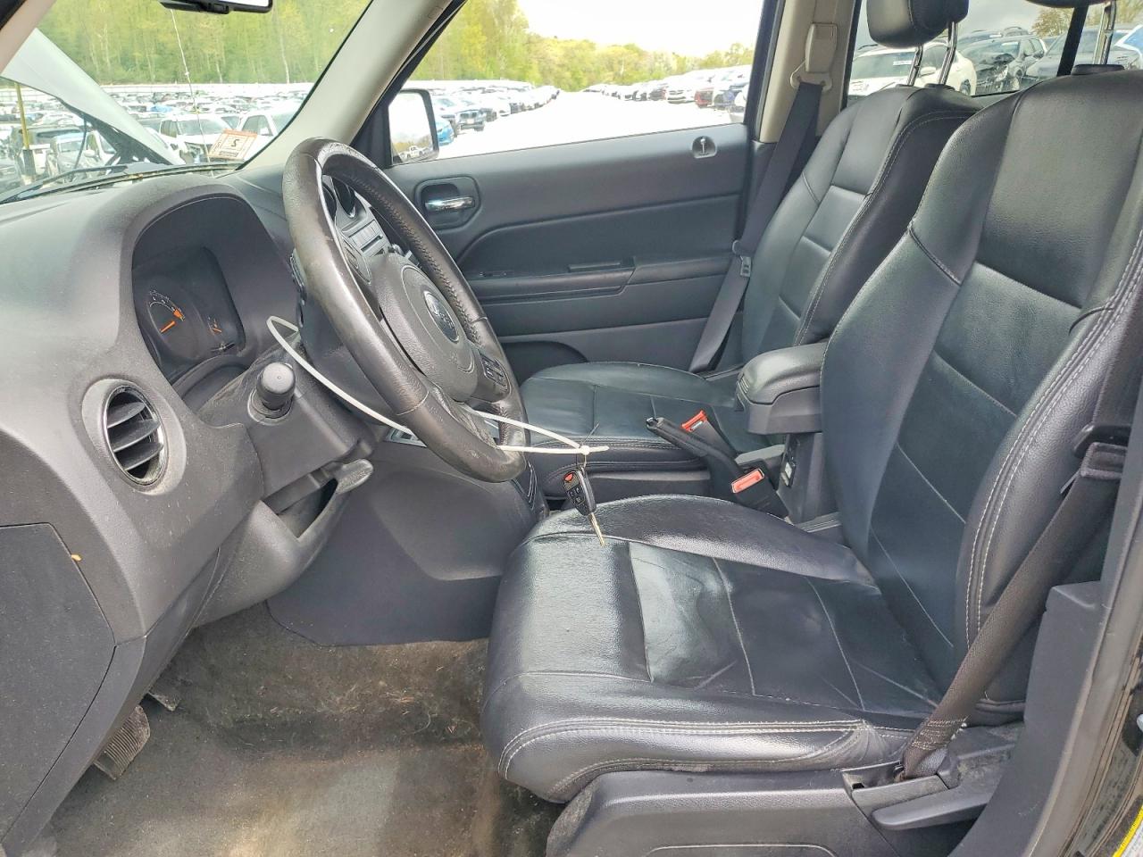 2014 Jeep Patriot Latitude Black vin: 1C4NJPFA6ED889298