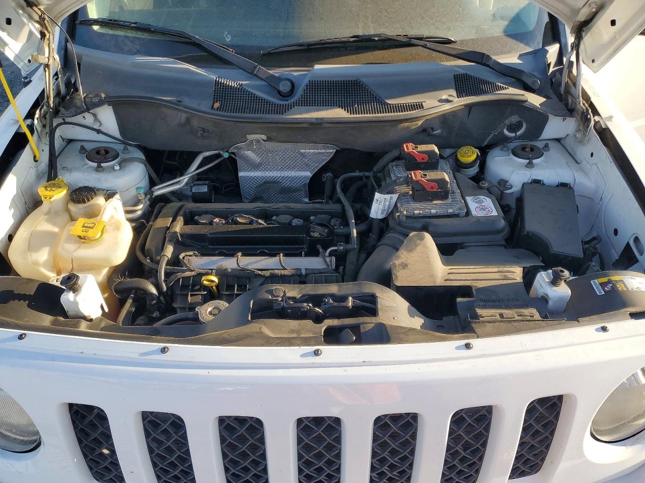 2015 Jeep Patriot Latitude Белый vin: 1C4NJPFA6FD399400