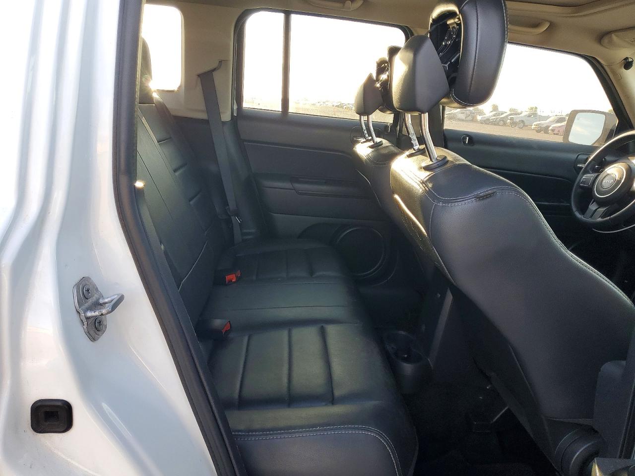 2015 Jeep Patriot Latitude Белый vin: 1C4NJPFA6FD399400