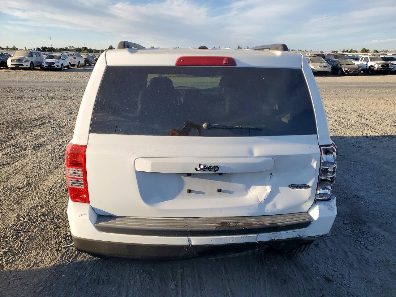 2015 Jeep Patriot Latitude Белый vin: 1C4NJPFA6FD399400