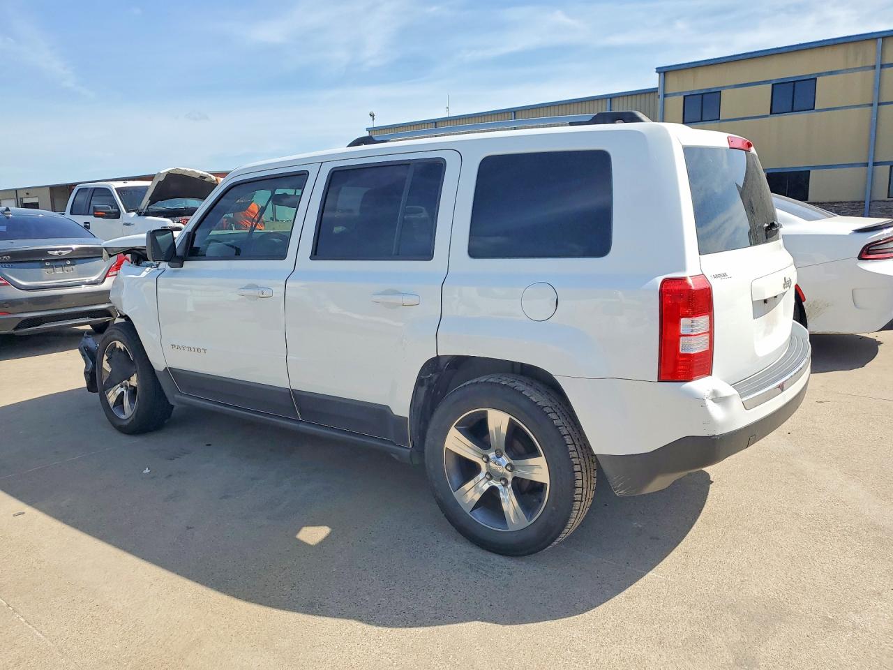 2017 Jeep Patriot Latitude Белый vin: 1C4NJPFA6HD132860