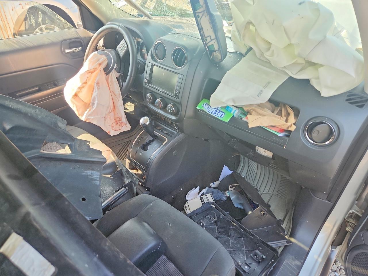 2014 Jeep Patriot Latitude Серебряный vin: 1C4NJPFA7ED502225