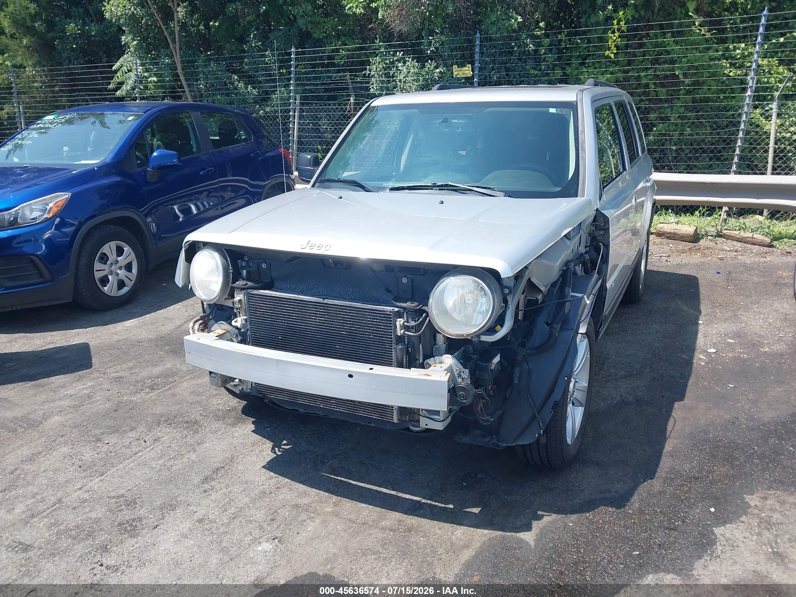 2014 Jeep Patriot Latitude White vin: 1C4NJPFA7ED502290