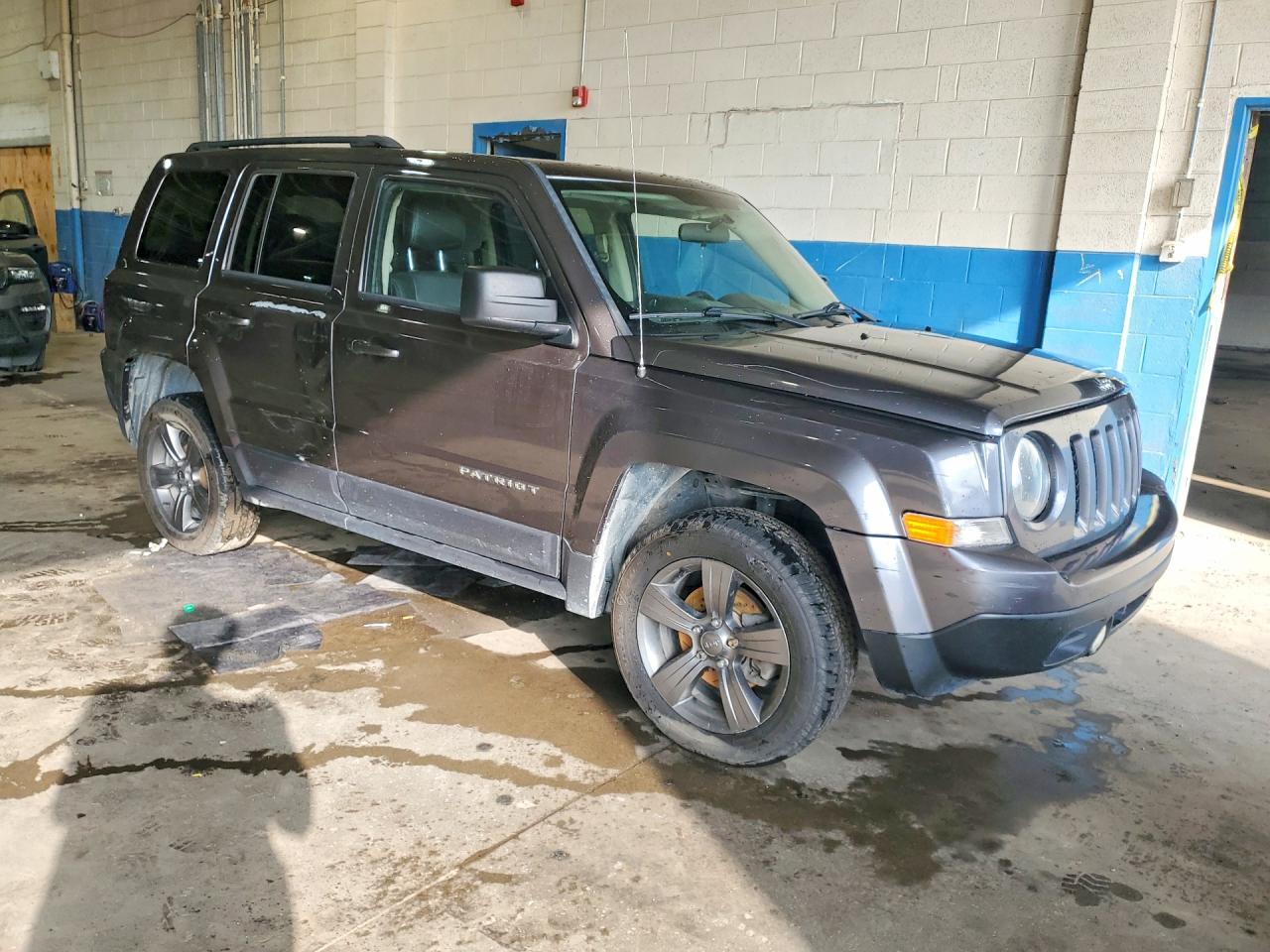 2015 Jeep Patriot Latitude Gray vin: 1C4NJPFA7FD171163
