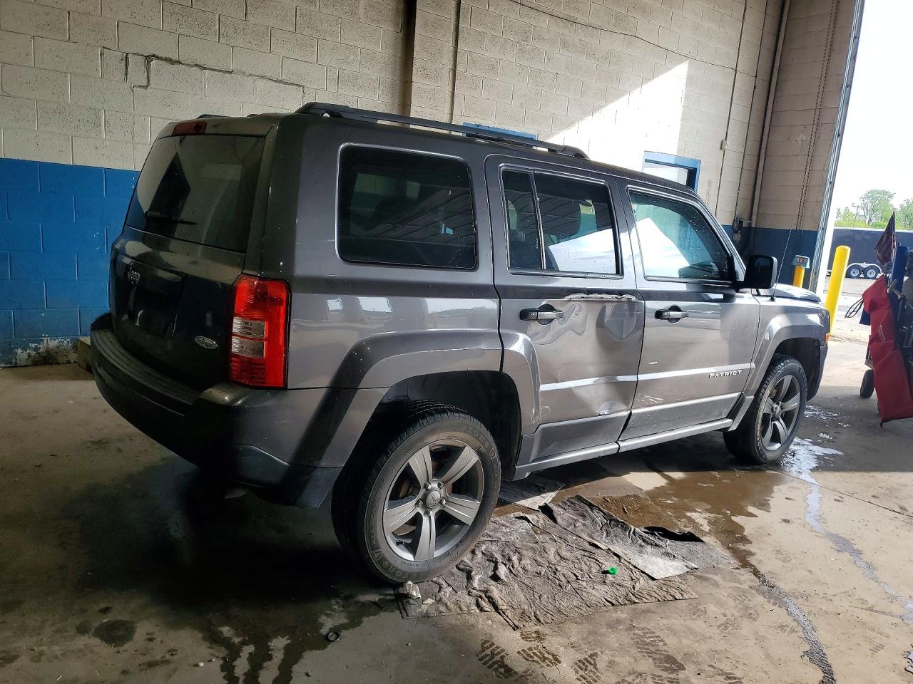 2015 Jeep Patriot Latitude Gray vin: 1C4NJPFA7FD171163
