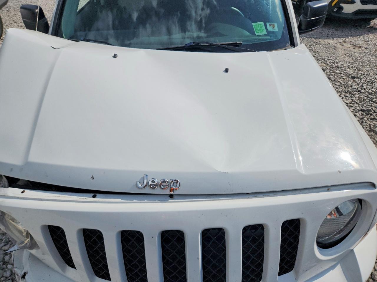 2015 Jeep Patriot Latitude White vin: 1C4NJPFA7FD429391
