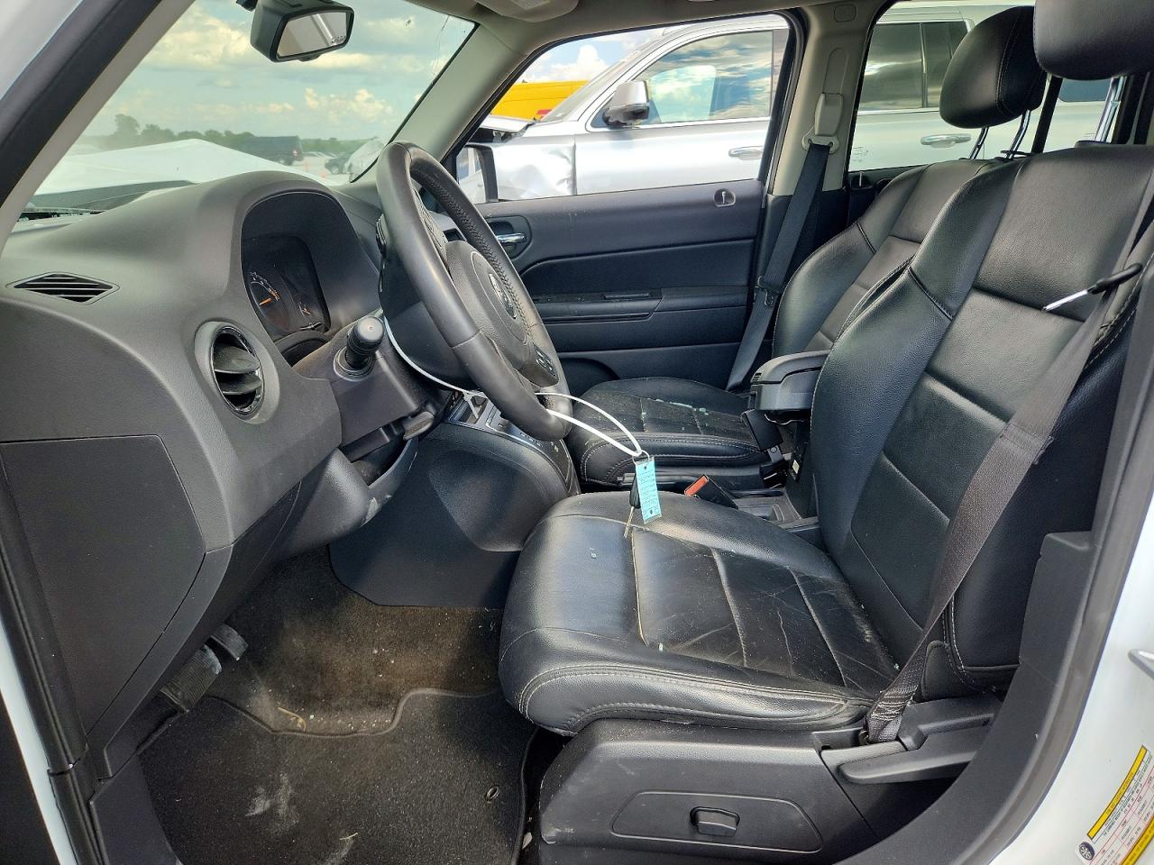 2015 Jeep Patriot Latitude White vin: 1C4NJPFA7FD429391