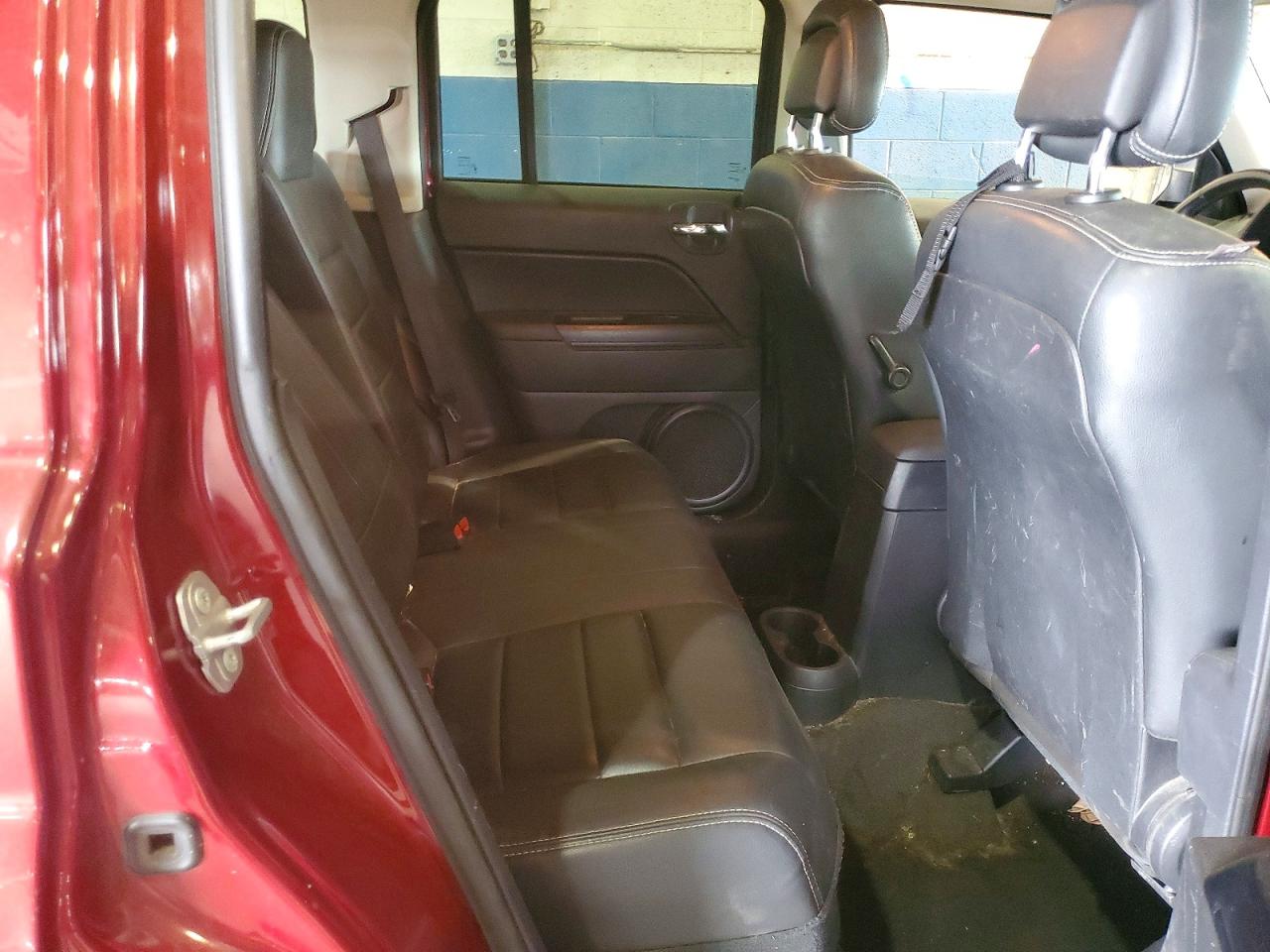 2016 Jeep Patriot Latitude Red vin: 1C4NJPFA7GD710687