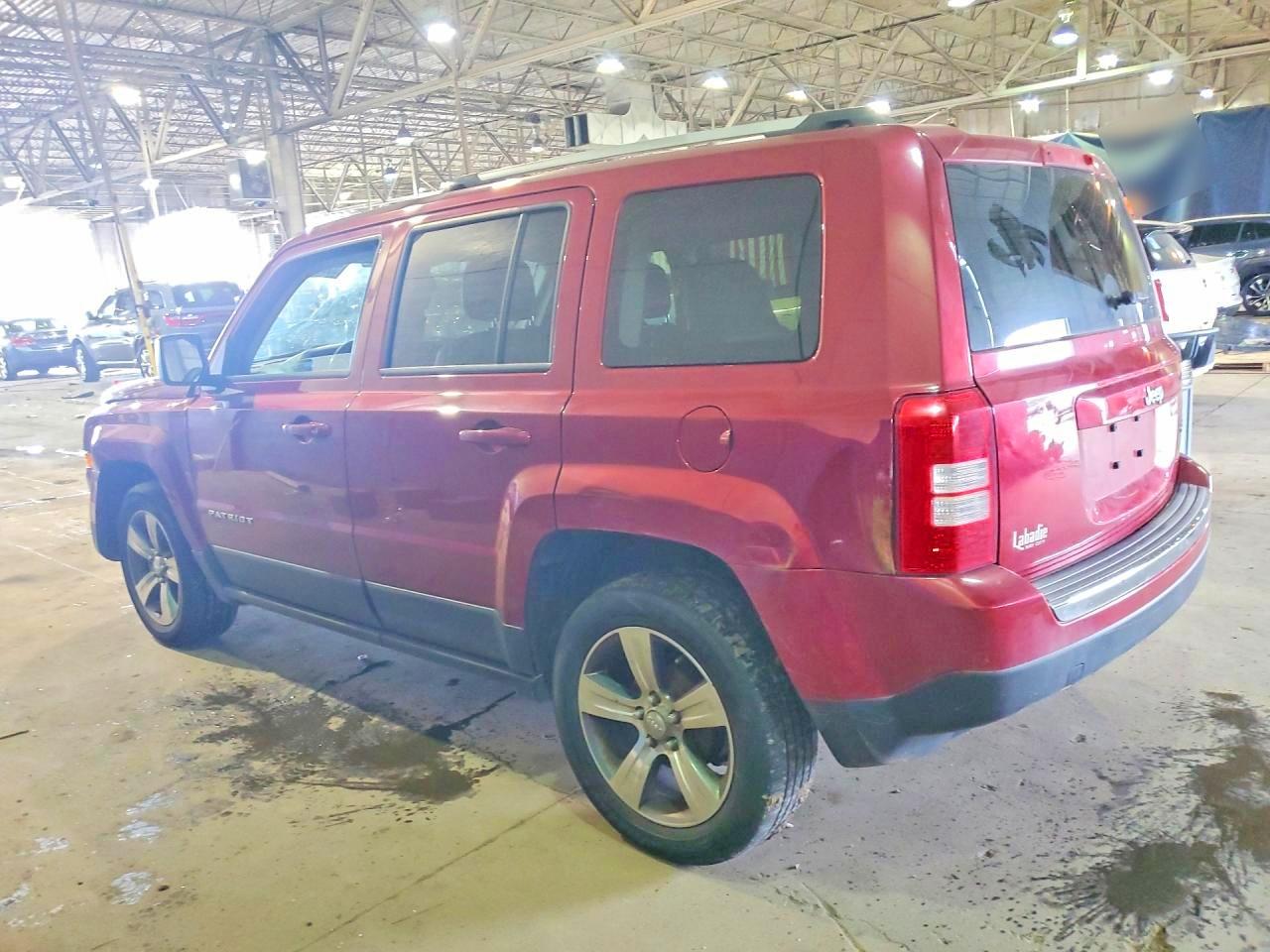 2016 Jeep Patriot Latitude Red vin: 1C4NJPFA7GD710687