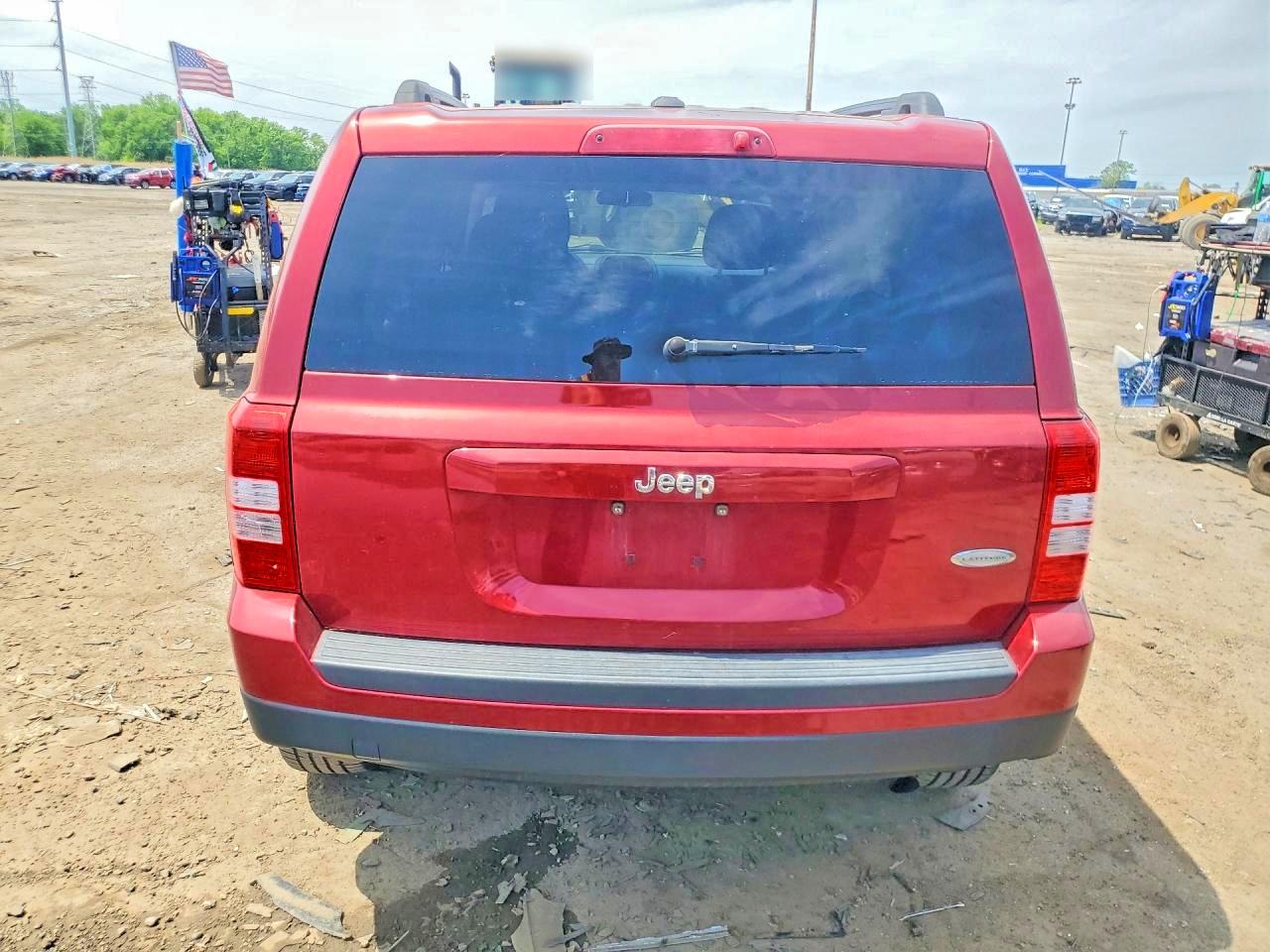 2012 Jeep Patriot Latitude Red vin: 1C4NJPFA8CD526577