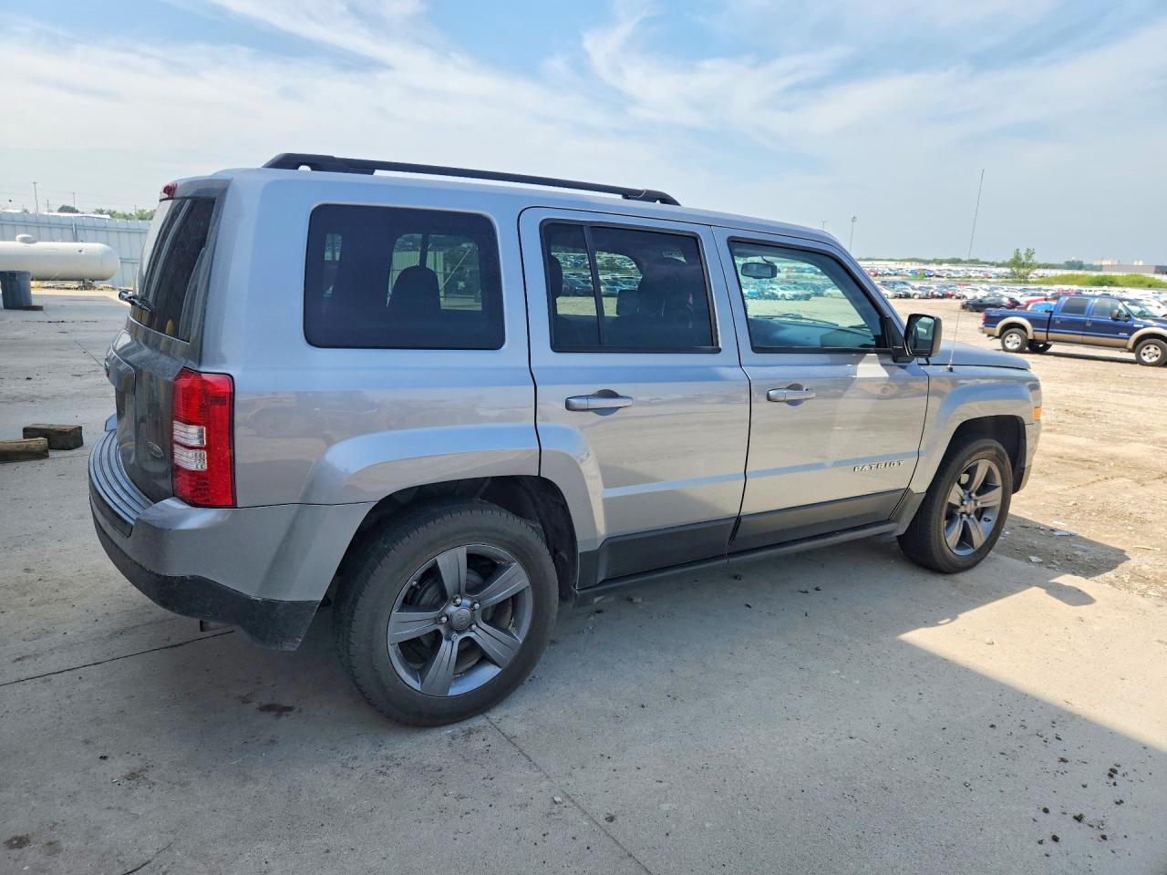 2015 Jeep Patriot Latitude Silver vin: 1C4NJPFA8FD209743