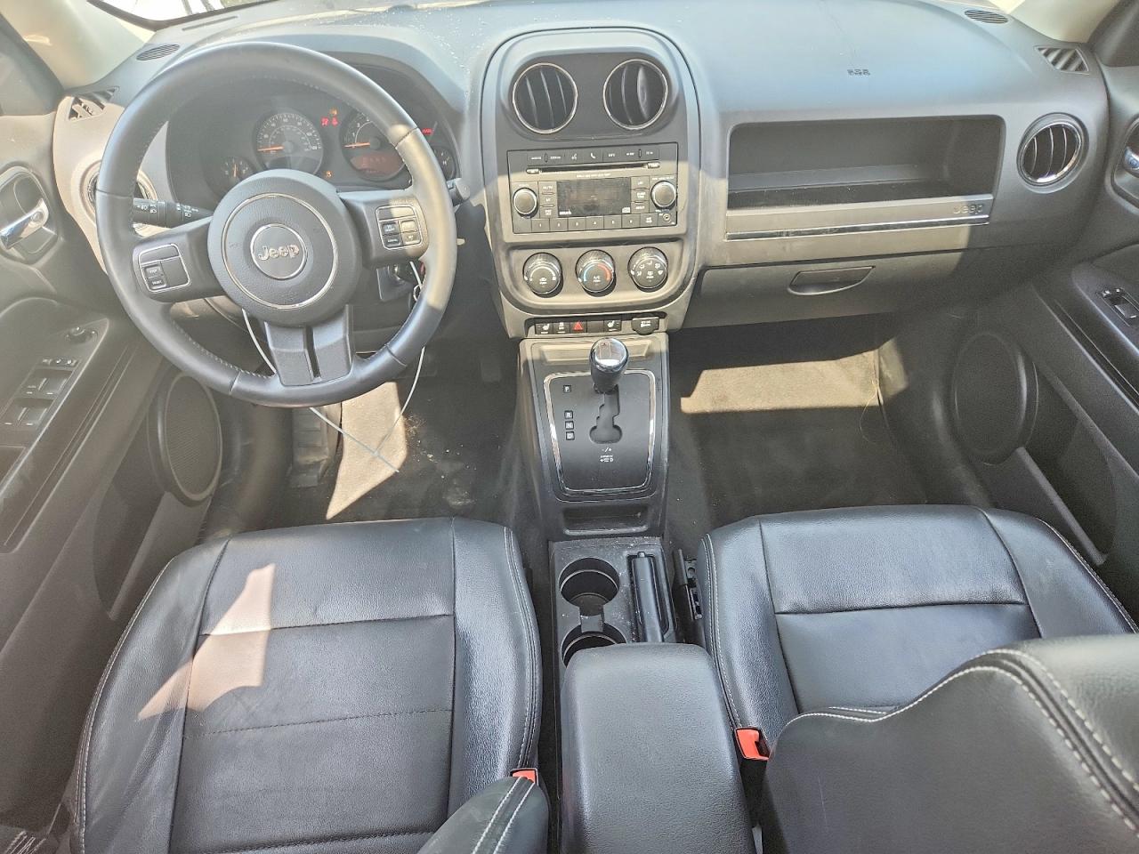 2015 Jeep Patriot Latitude Silver vin: 1C4NJPFA8FD209743