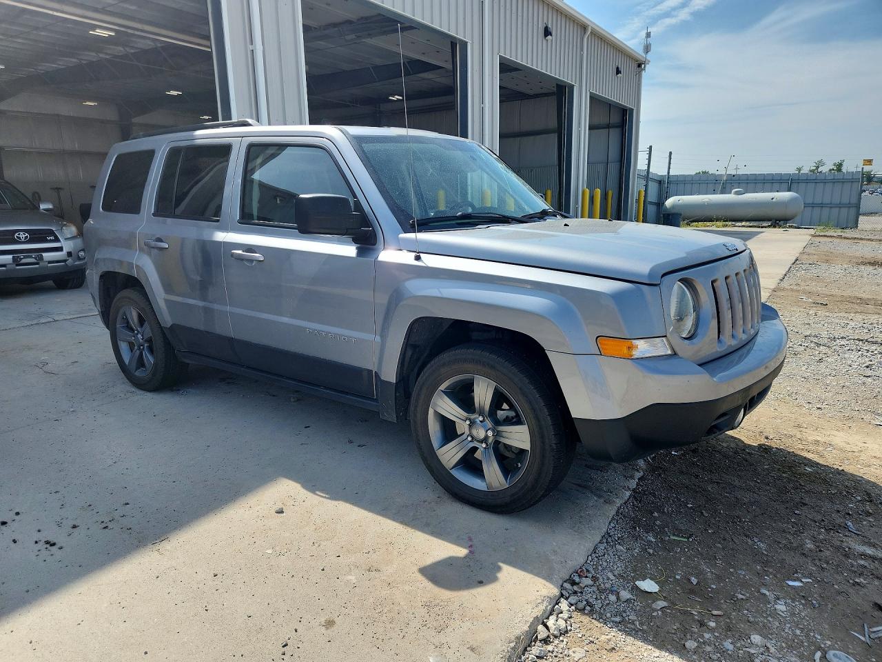 2015 Jeep Patriot Latitude Silver vin: 1C4NJPFA8FD209743