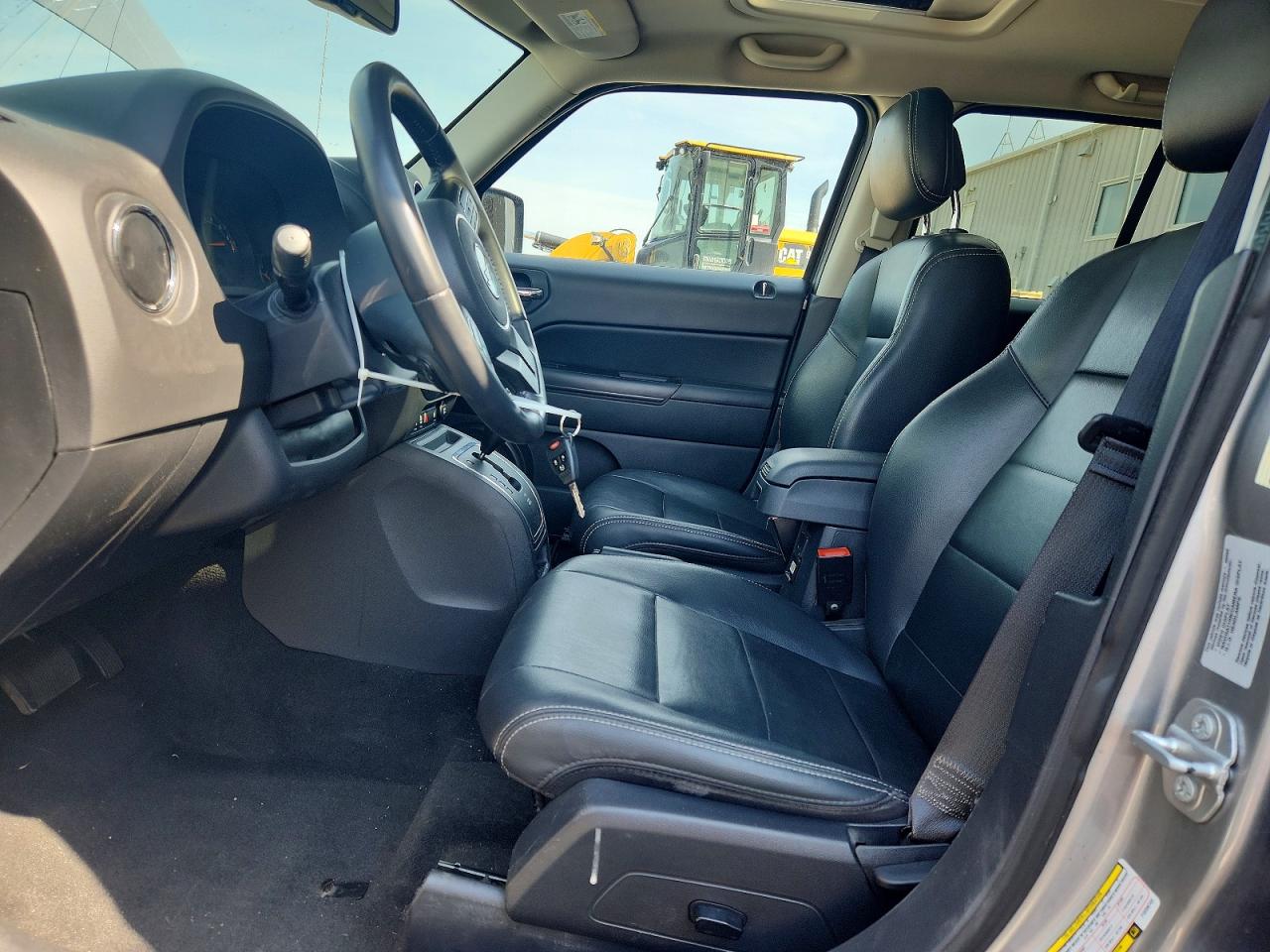 2015 Jeep Patriot Latitude Silver vin: 1C4NJPFA8FD209743