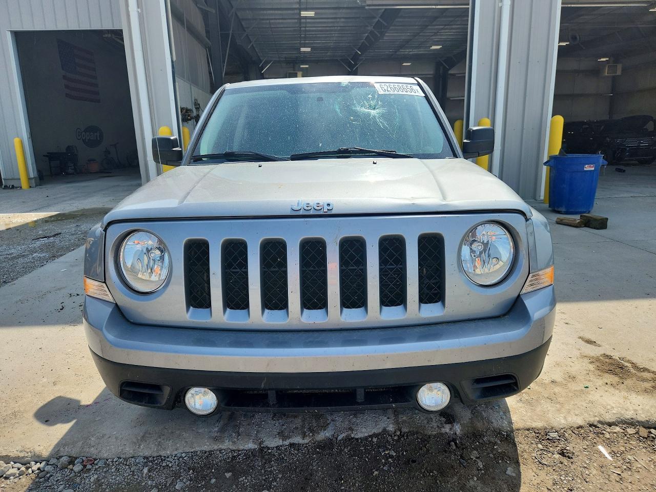 2015 Jeep Patriot Latitude Silver vin: 1C4NJPFA8FD209743
