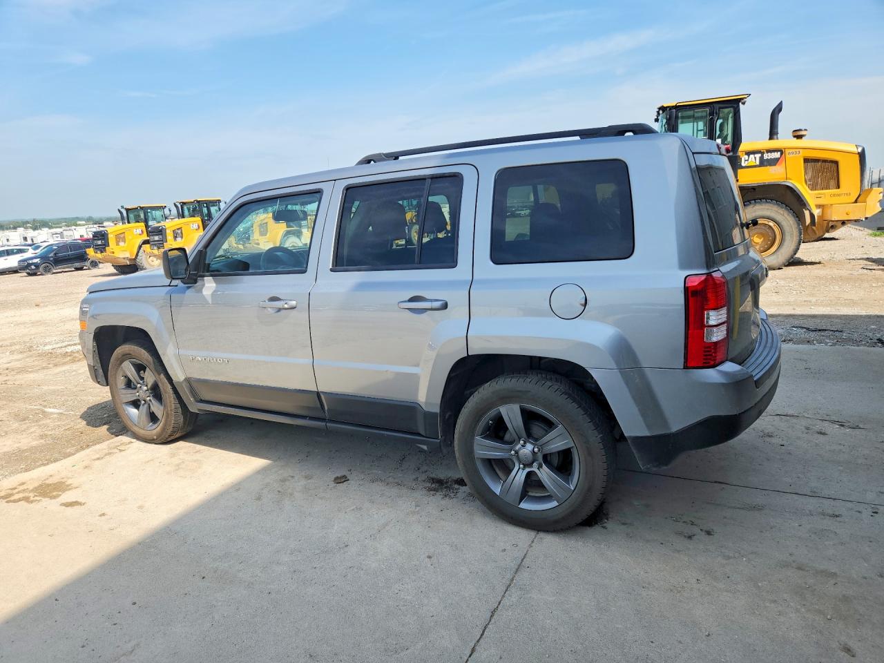 2015 Jeep Patriot Latitude Silver vin: 1C4NJPFA8FD209743