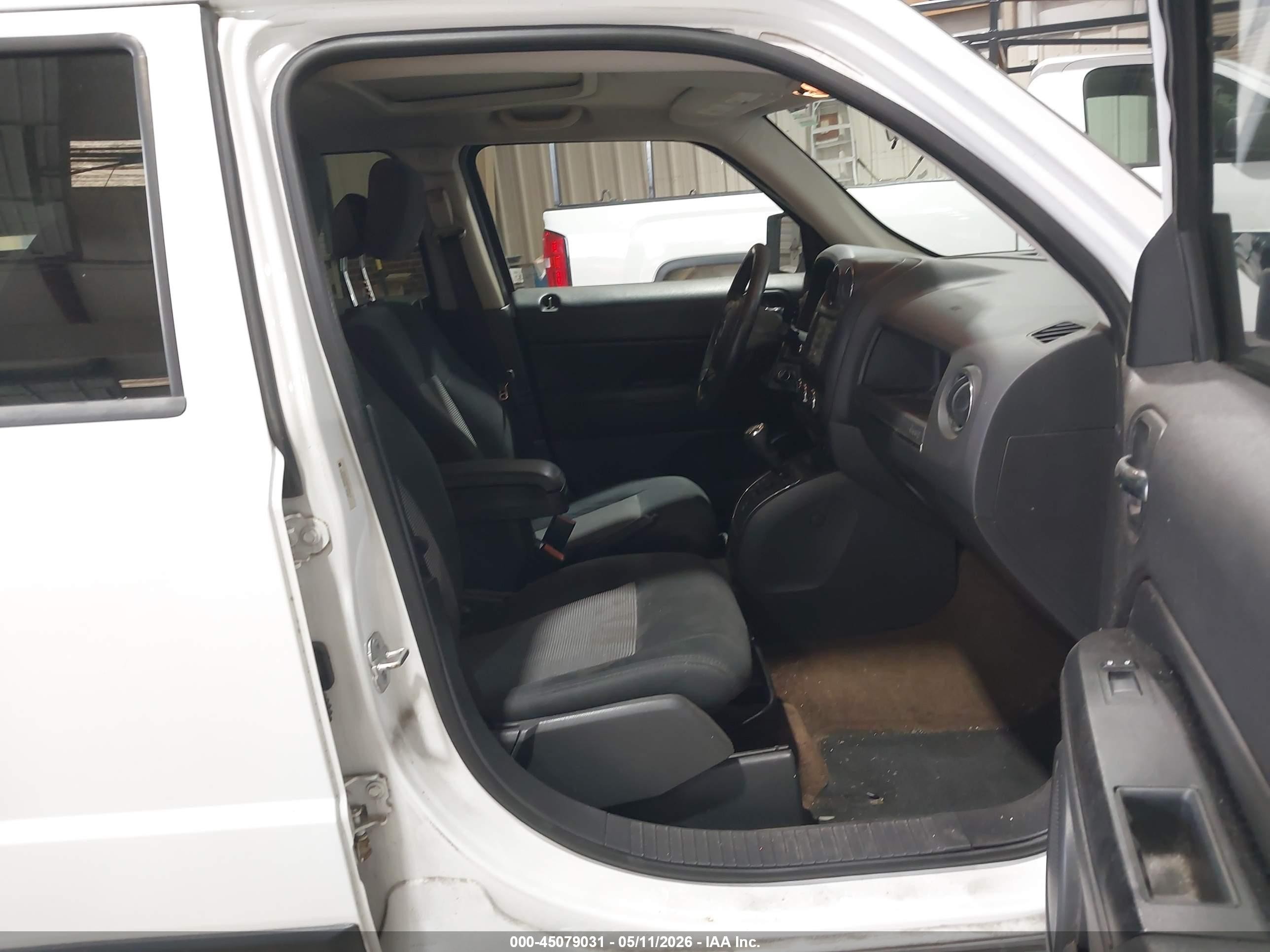 2014 Jeep Patriot Latitude White vin: 1C4NJPFA9ED650313