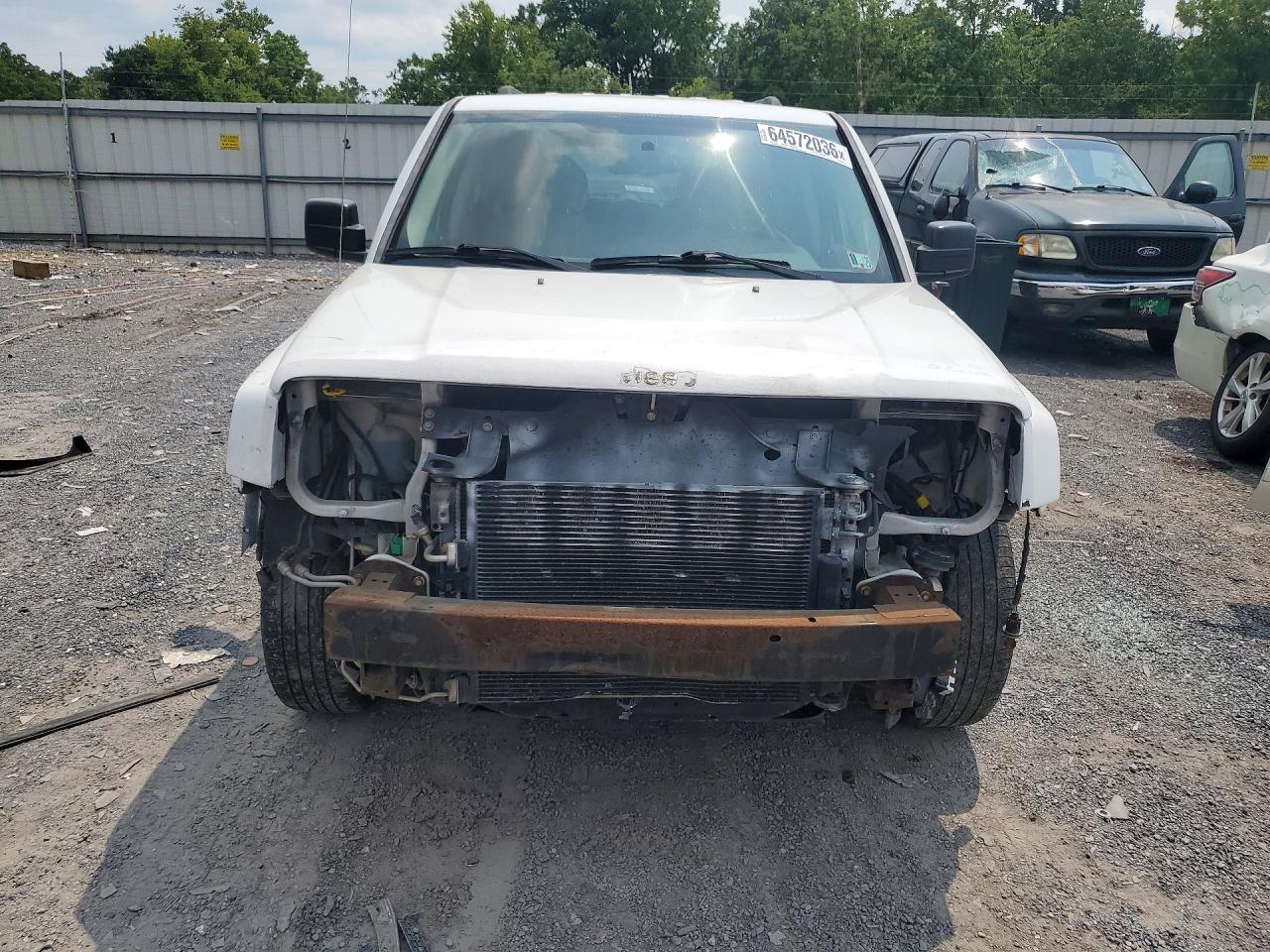 2014 Jeep Patriot Latitude White vin: 1C4NJPFA9ED699348