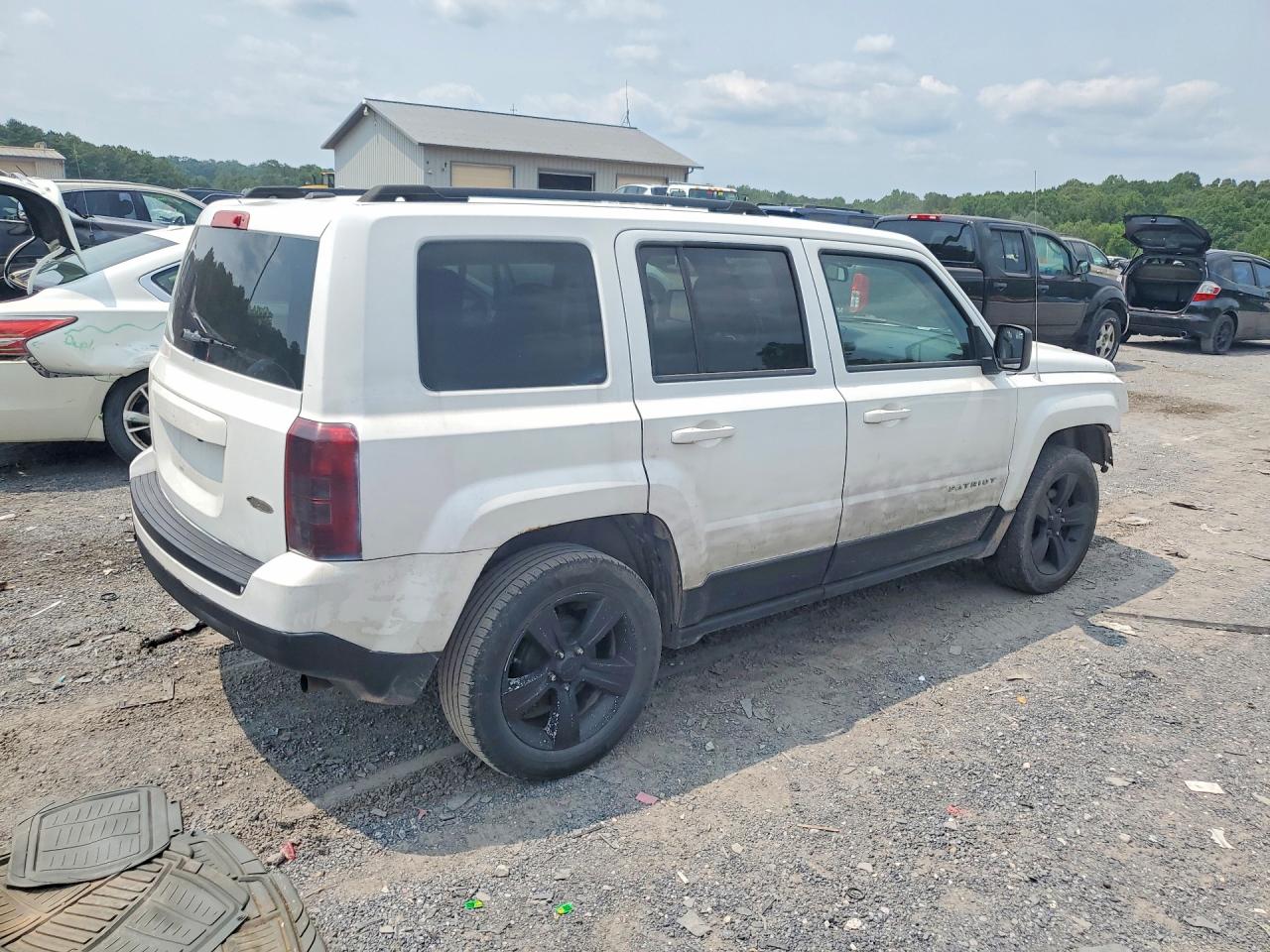 2014 Jeep Patriot Latitude White vin: 1C4NJPFA9ED699348